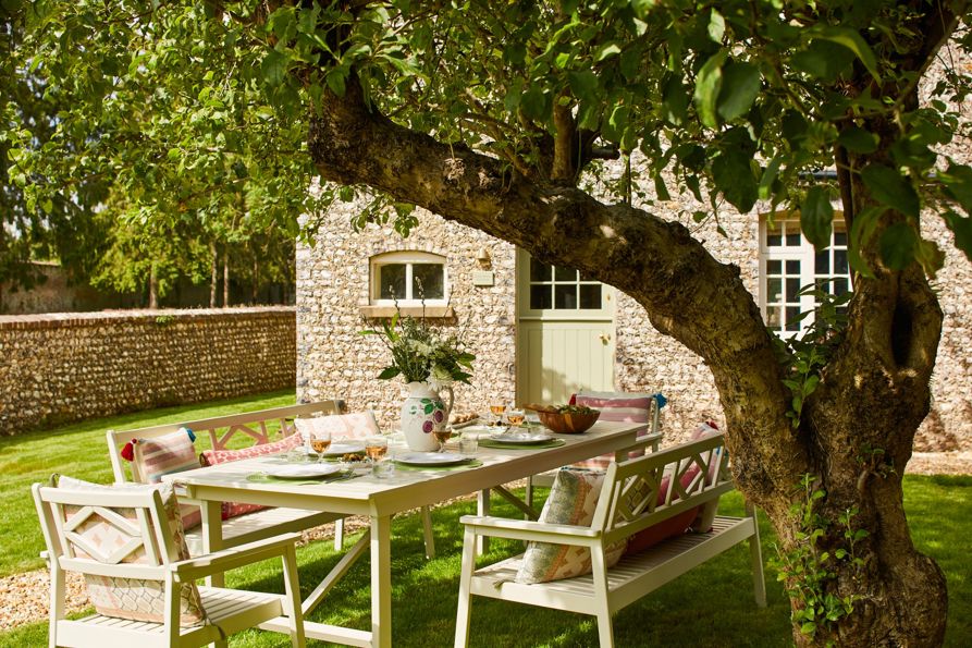Website-CrabAppleCottageGarden_MikeCaldwell_2024_1.jpg