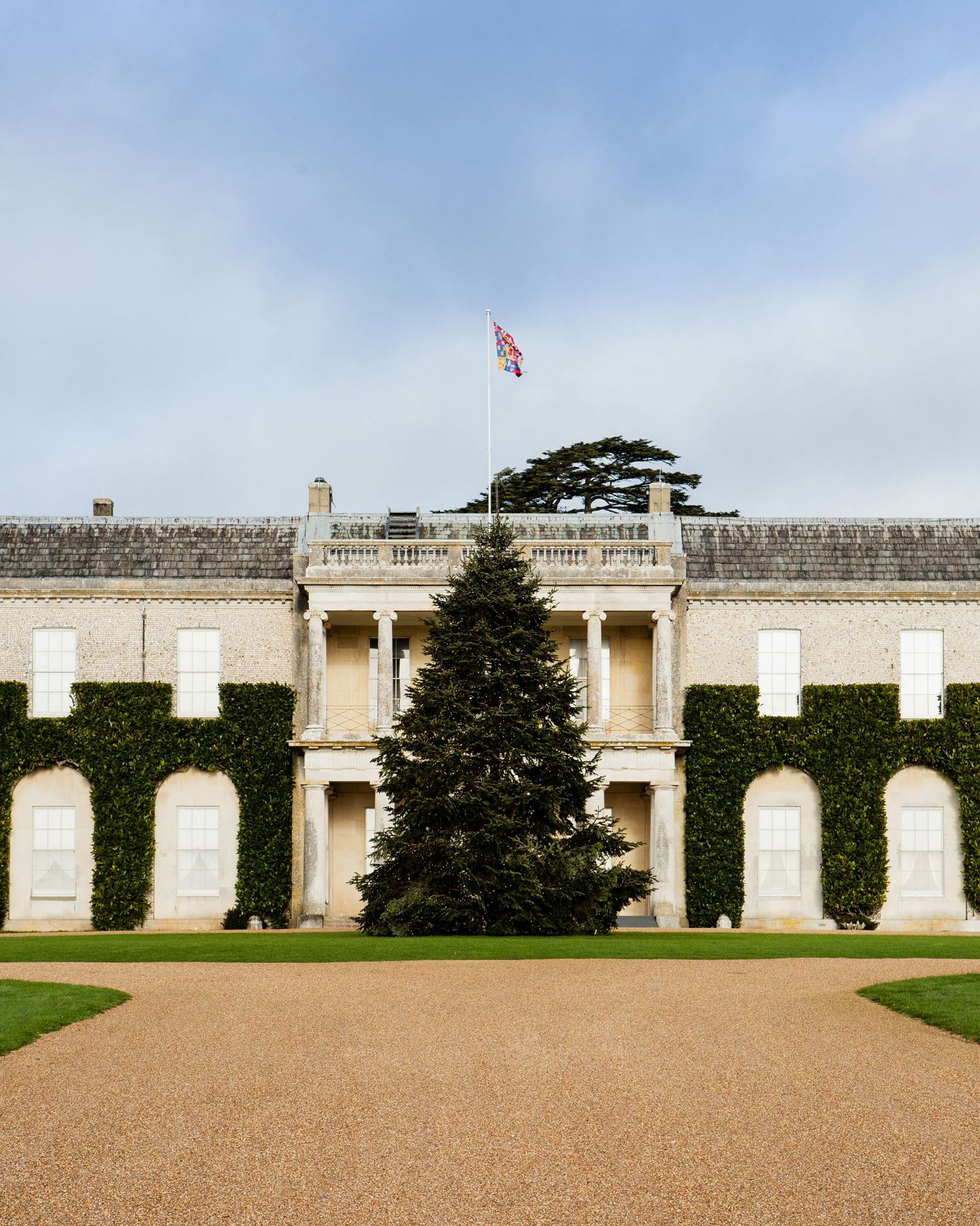 ChristmasTree_JohnathanSwann_04.jpg