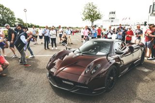 Large-Breakfast-Club-Vee-Power-Pagani-Huayra-Roadster-Italian-Gallery-Joe-Harding-Goodwood-03061905.jpg