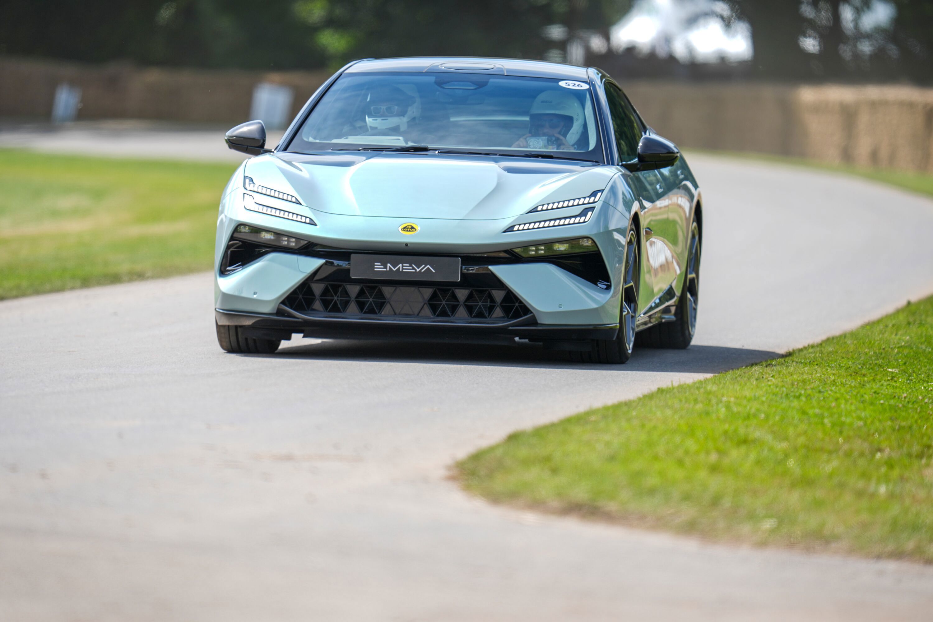 video-lotus-emeya-hyper-gt-makes-its-dynamic-debut-grr