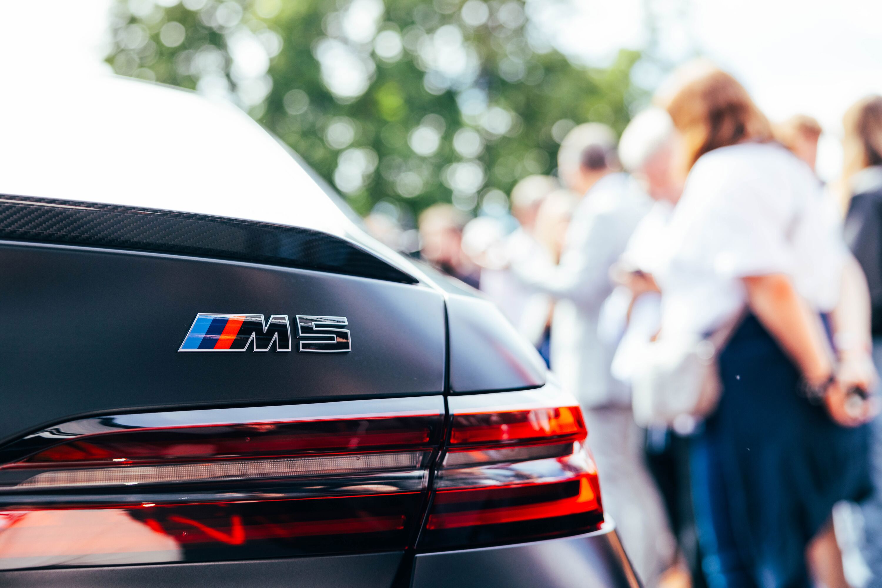 [Video] BMW M5 debuts 725PS of hybrid V8 power at the Festival of Speed ...