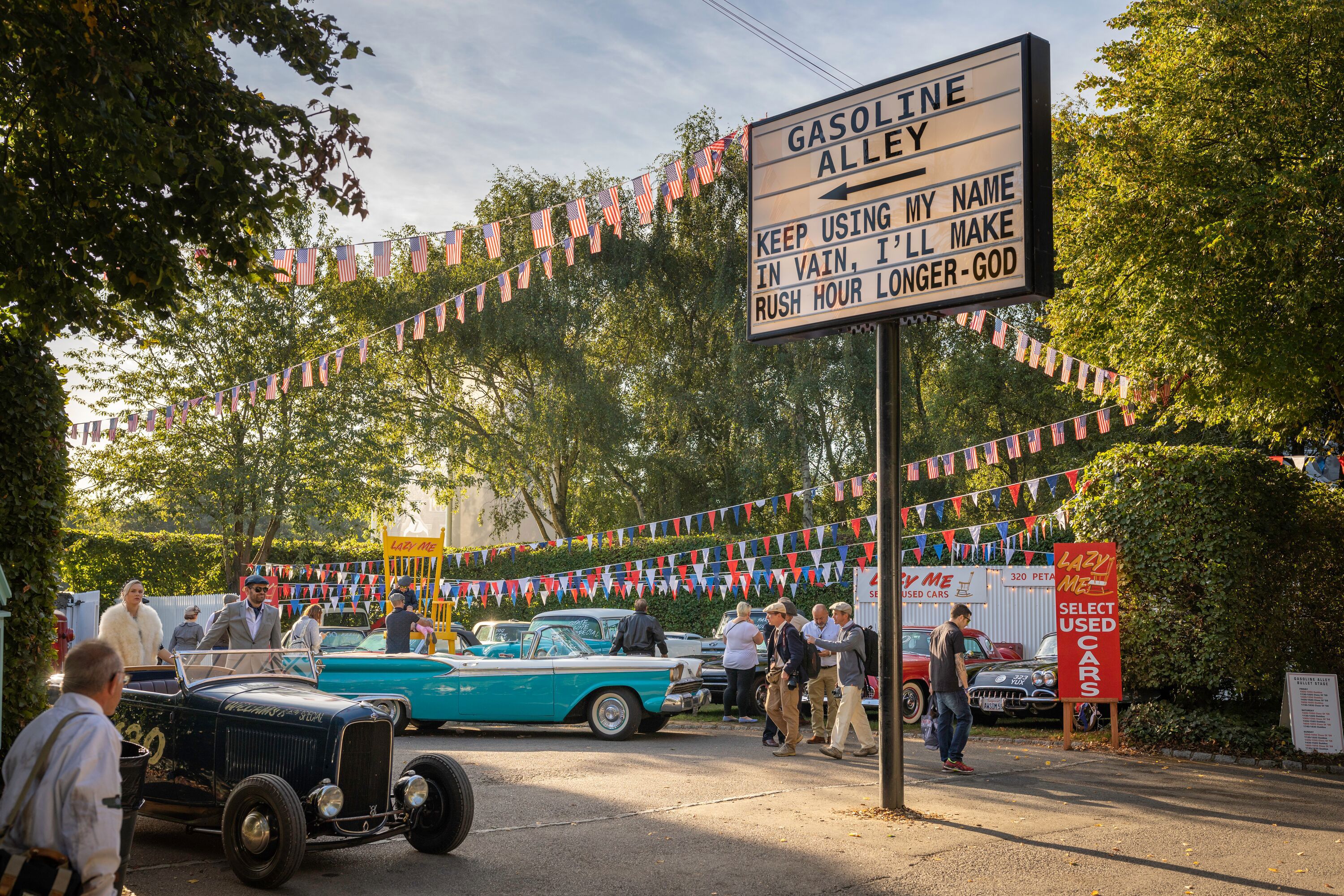 Atmosphere at the Goodwood Revival meeting 2019..Picture date: Sunday September 15, 2019..Photograph by Christopher Ison ©.07544044177.chris@christopherison.com.www.christopherison.com