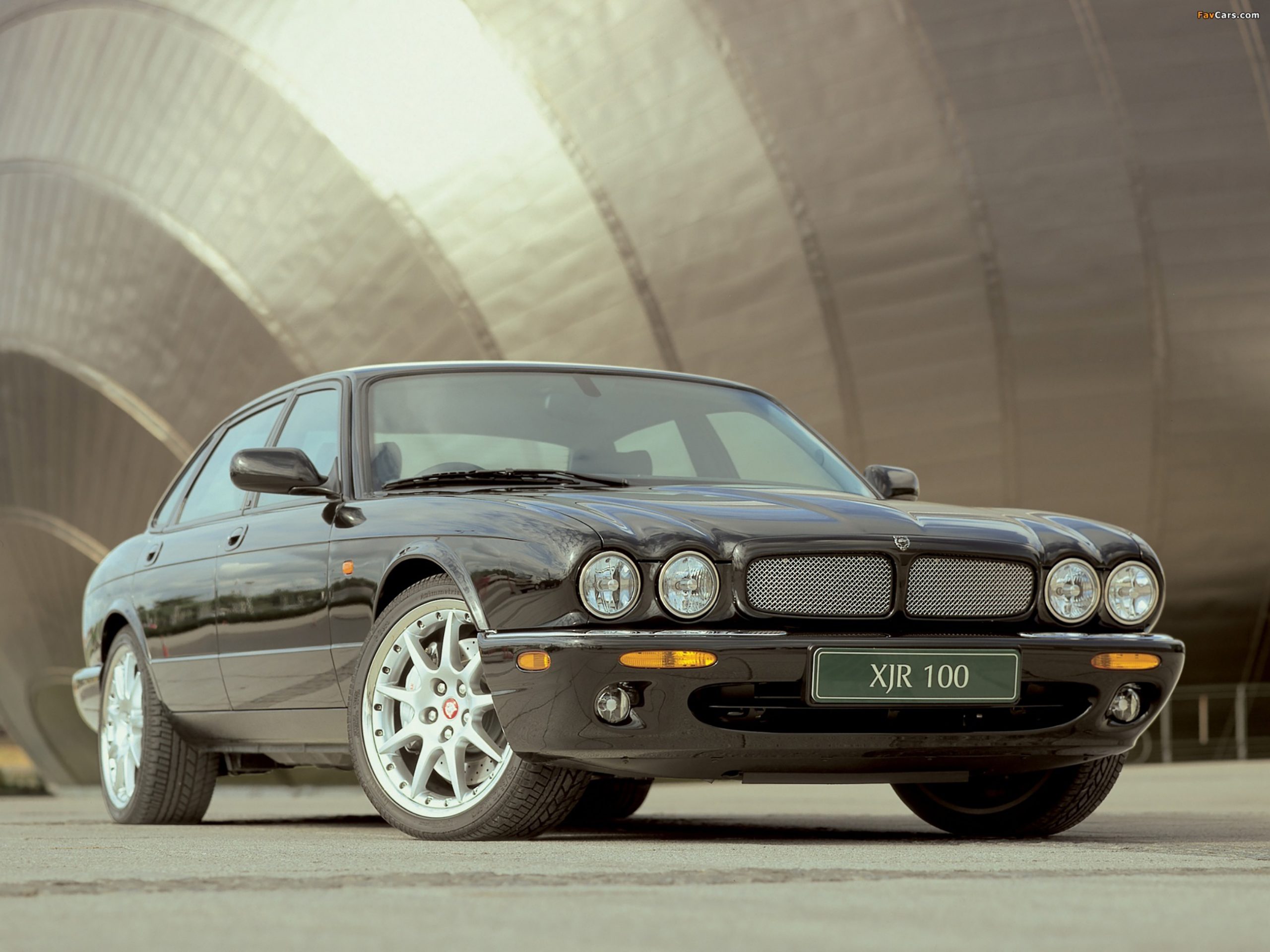 Jaguar XJR front exterior