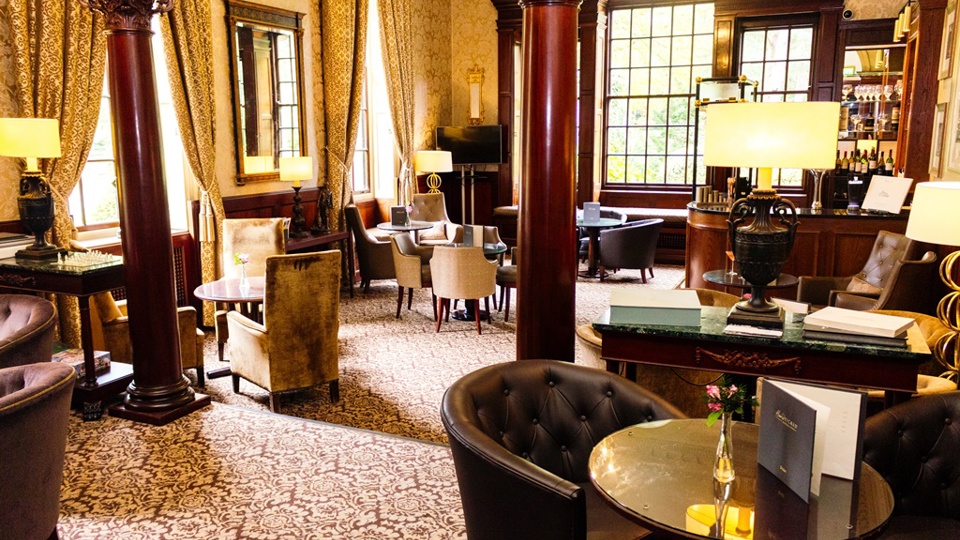 NancyTennant_Bar_Wide resized.jpg