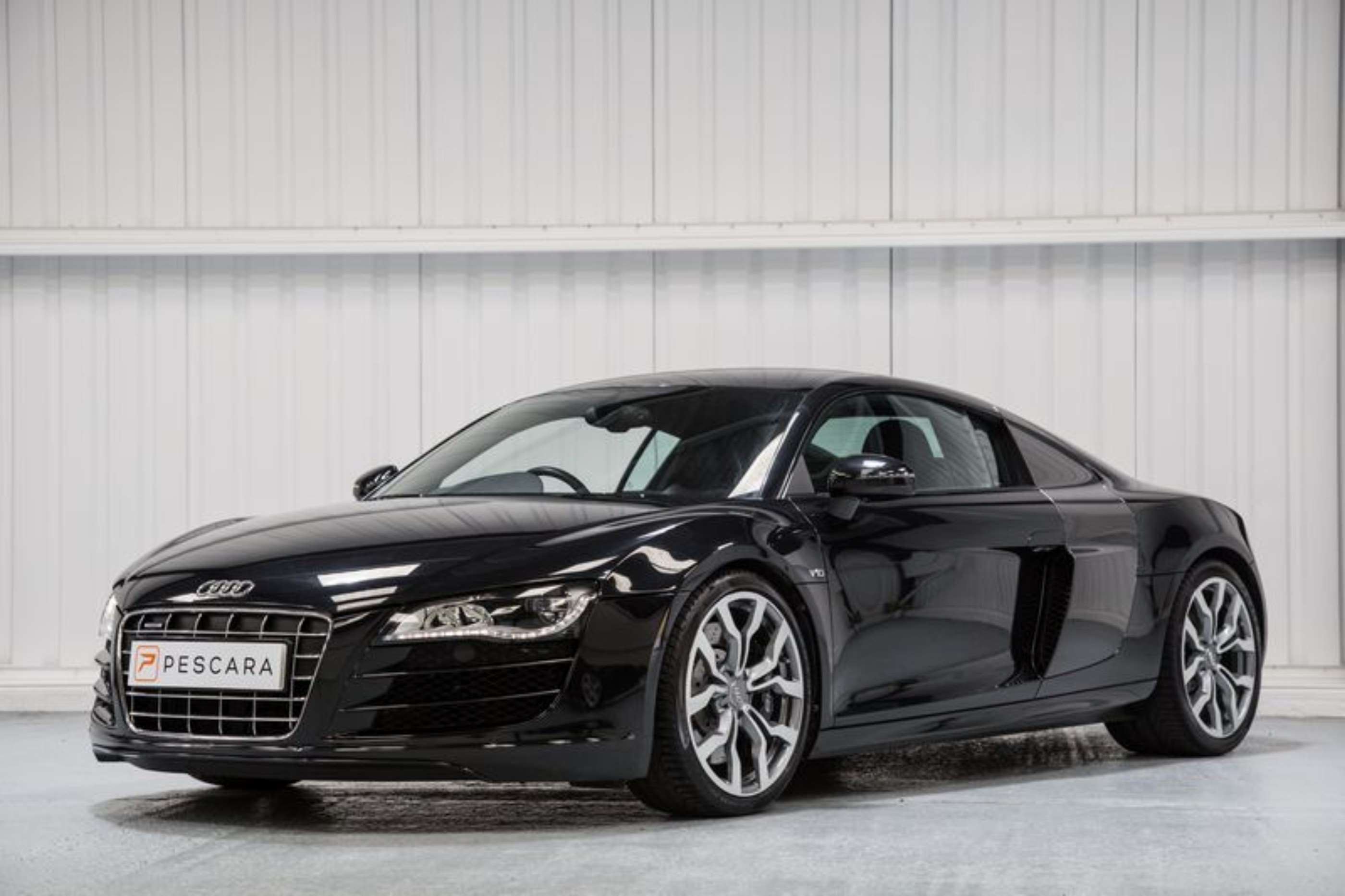 There’s finally a manual Audi R8 GRR