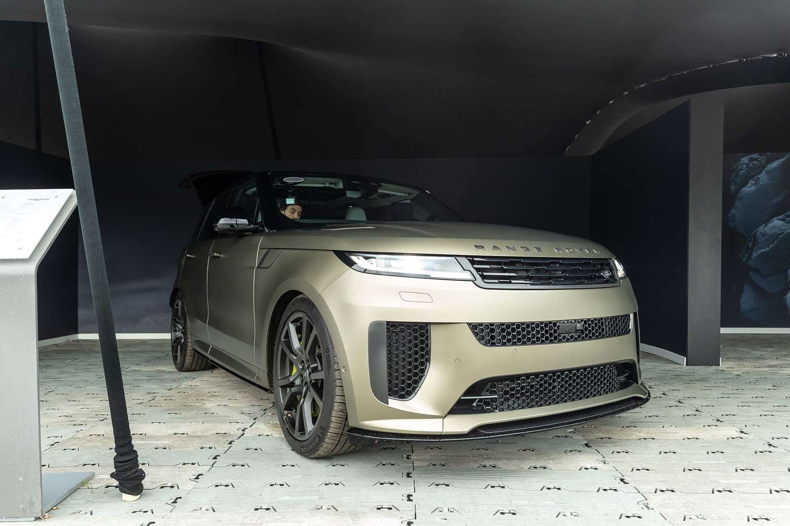 Range Rover Sport SV debuts at 2023 Festival of Speed