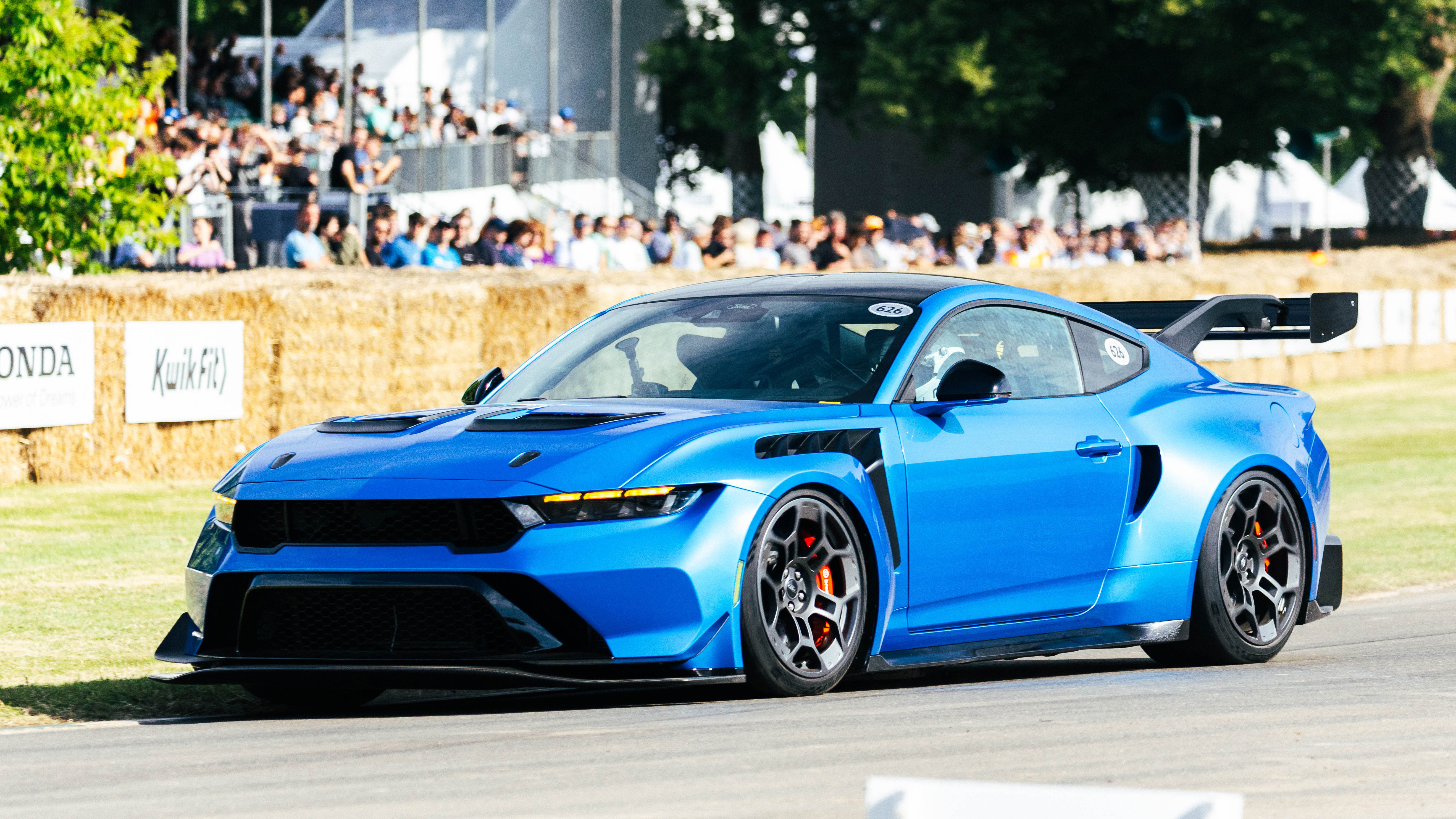 [Video] Ford Mustang GTD makes roaring debut at 2024 Festival of Speed ...
