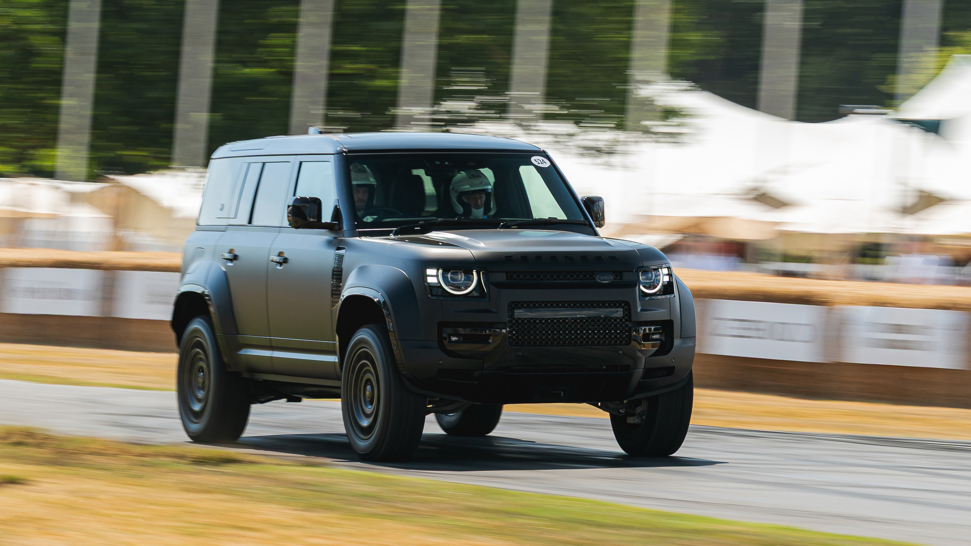 [Video] Land Rover OCTA Black seen first at FOS | GRR