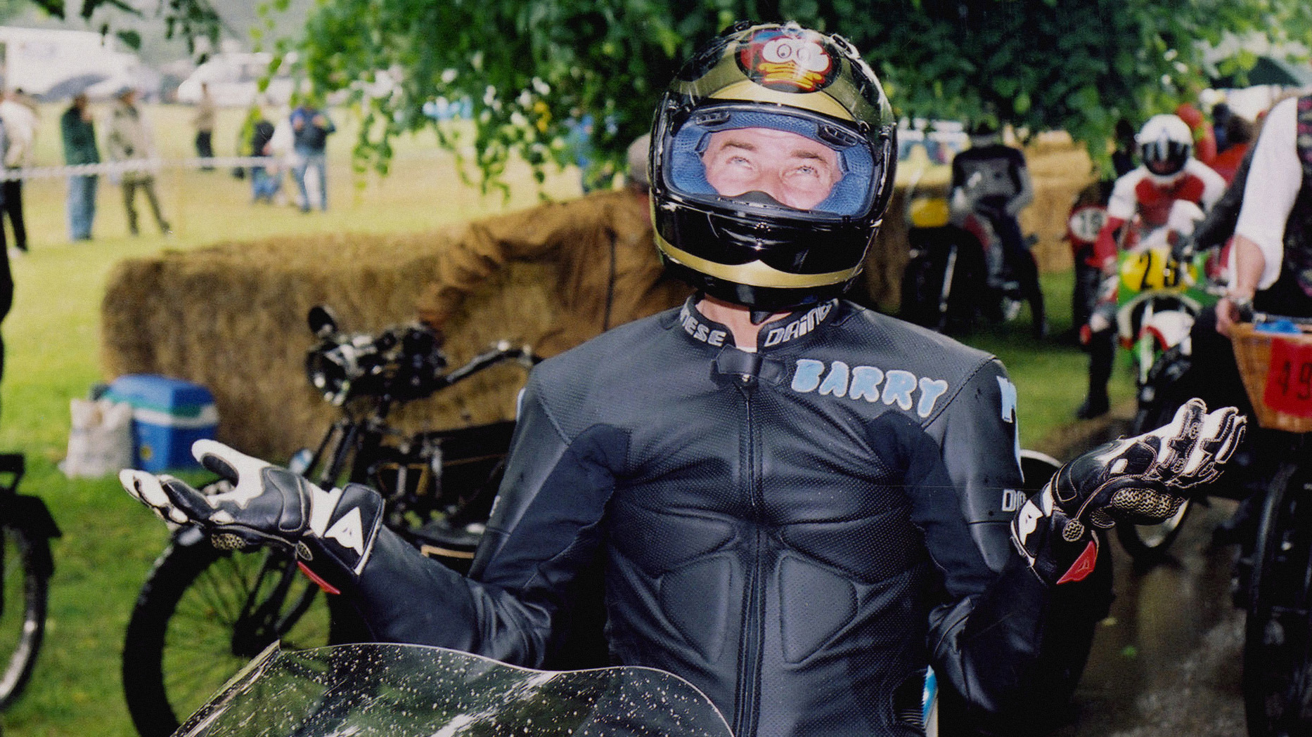 Sheene laments the rain at the 2000 Festival of Speed.