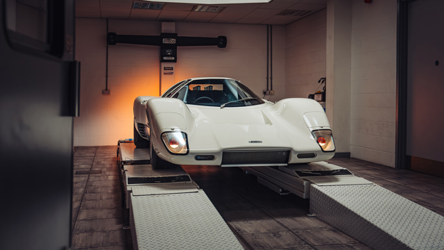 mclaren M6GT FOS 15.jpg