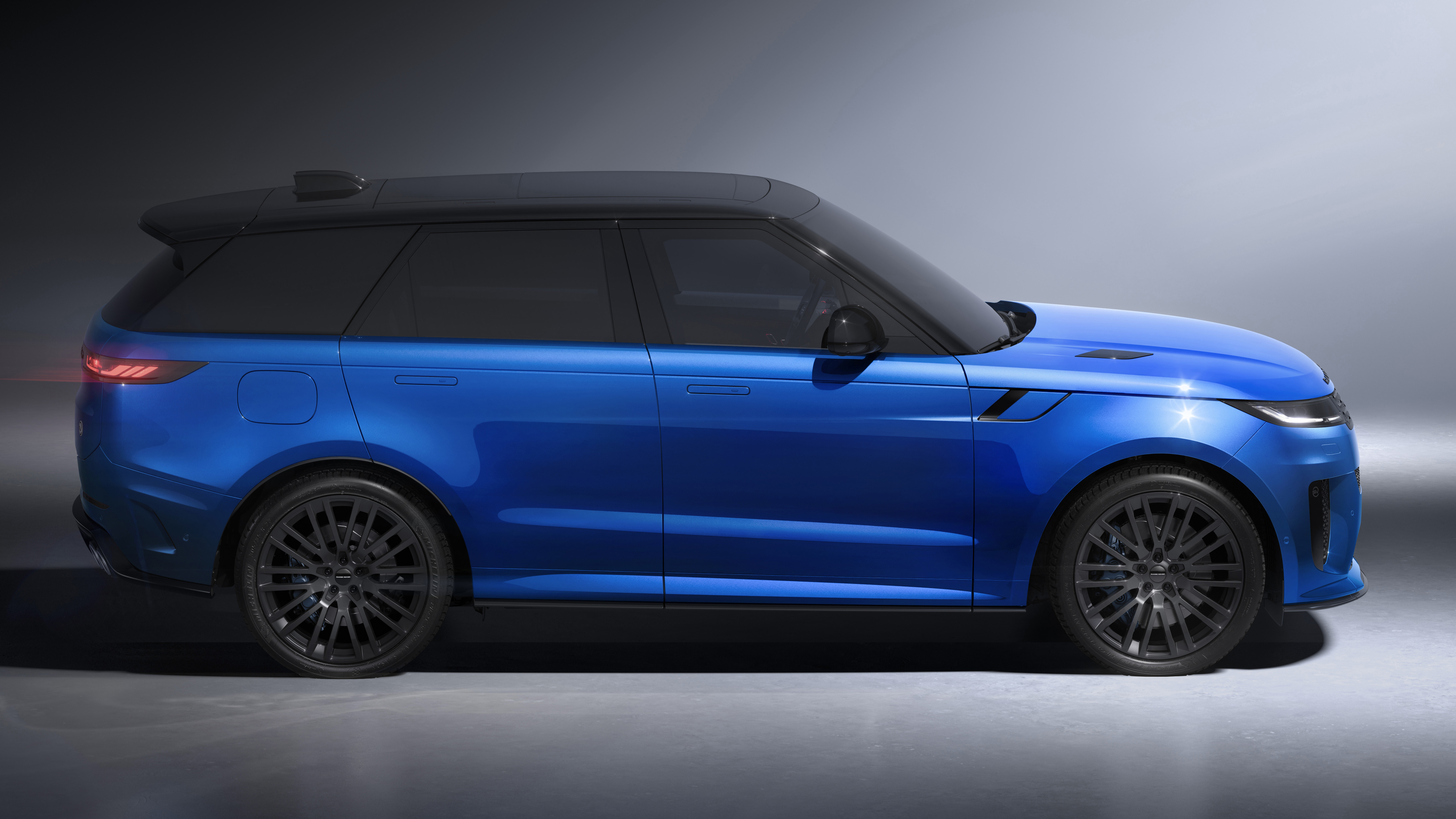 RANGE ROVER SPORT SV copy.jpg