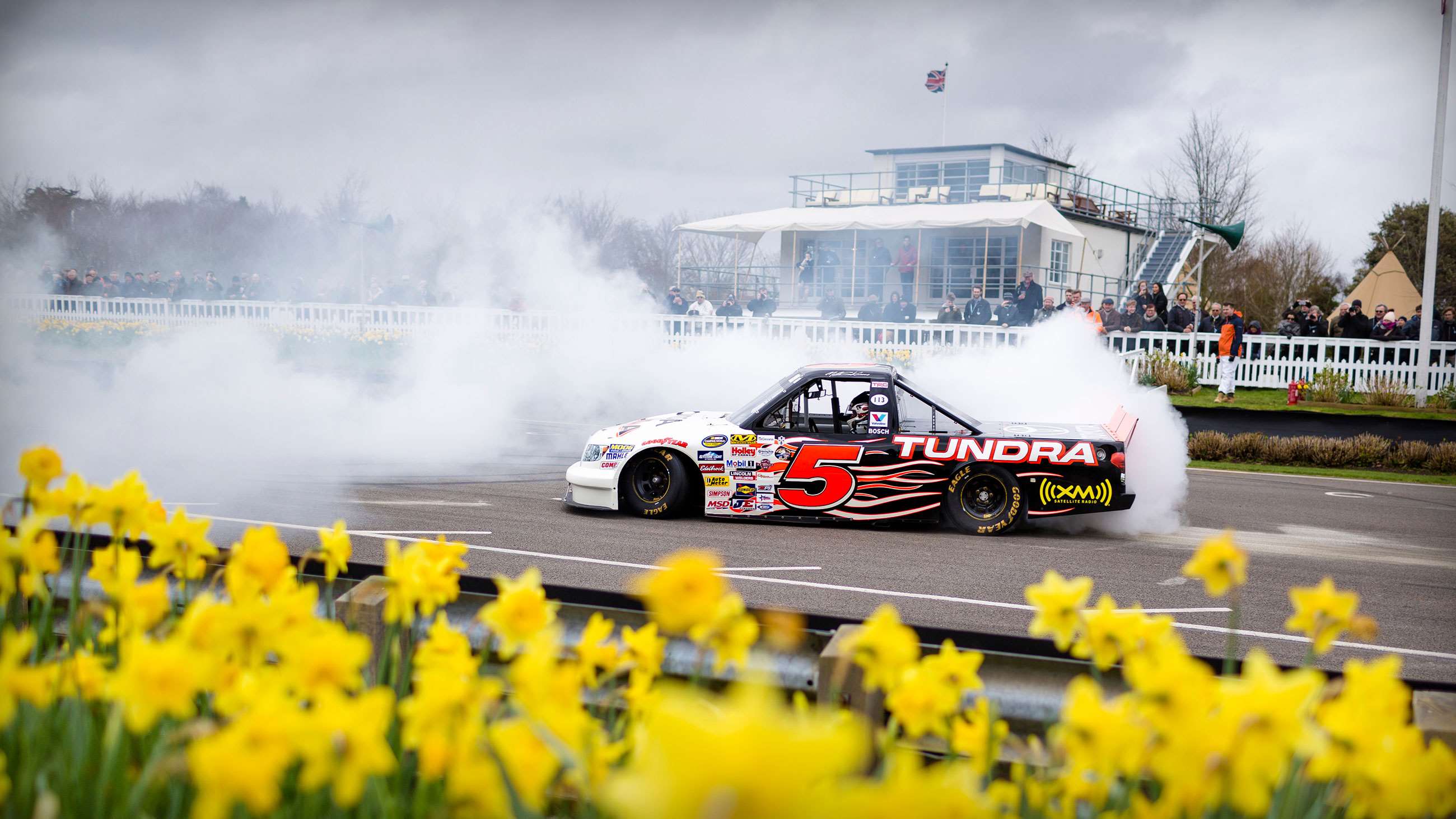 Gallery When Mike Skinner Shredded Tyres In A Nascar Truck 75mm Grr