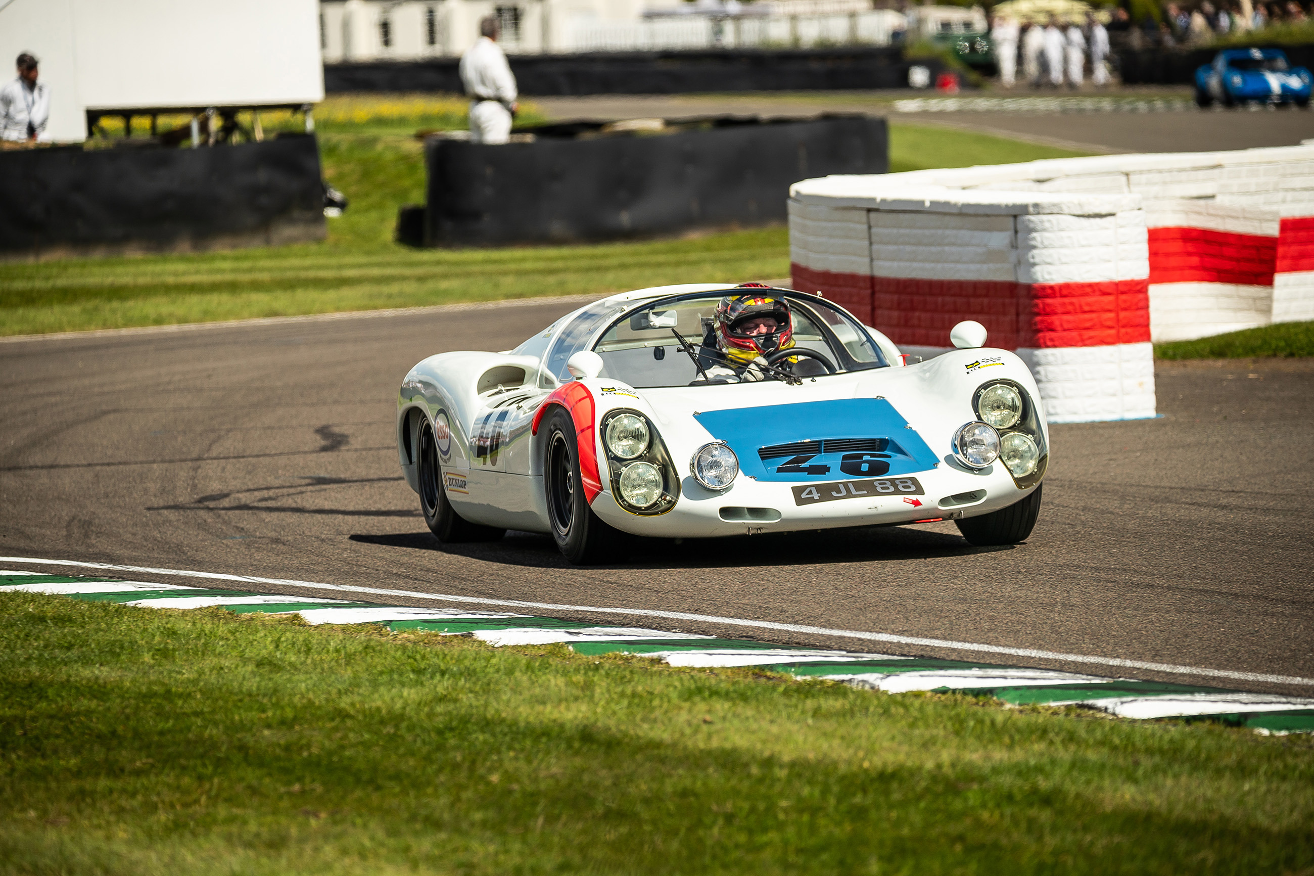 bruce mclaren official practice JH01.jpg