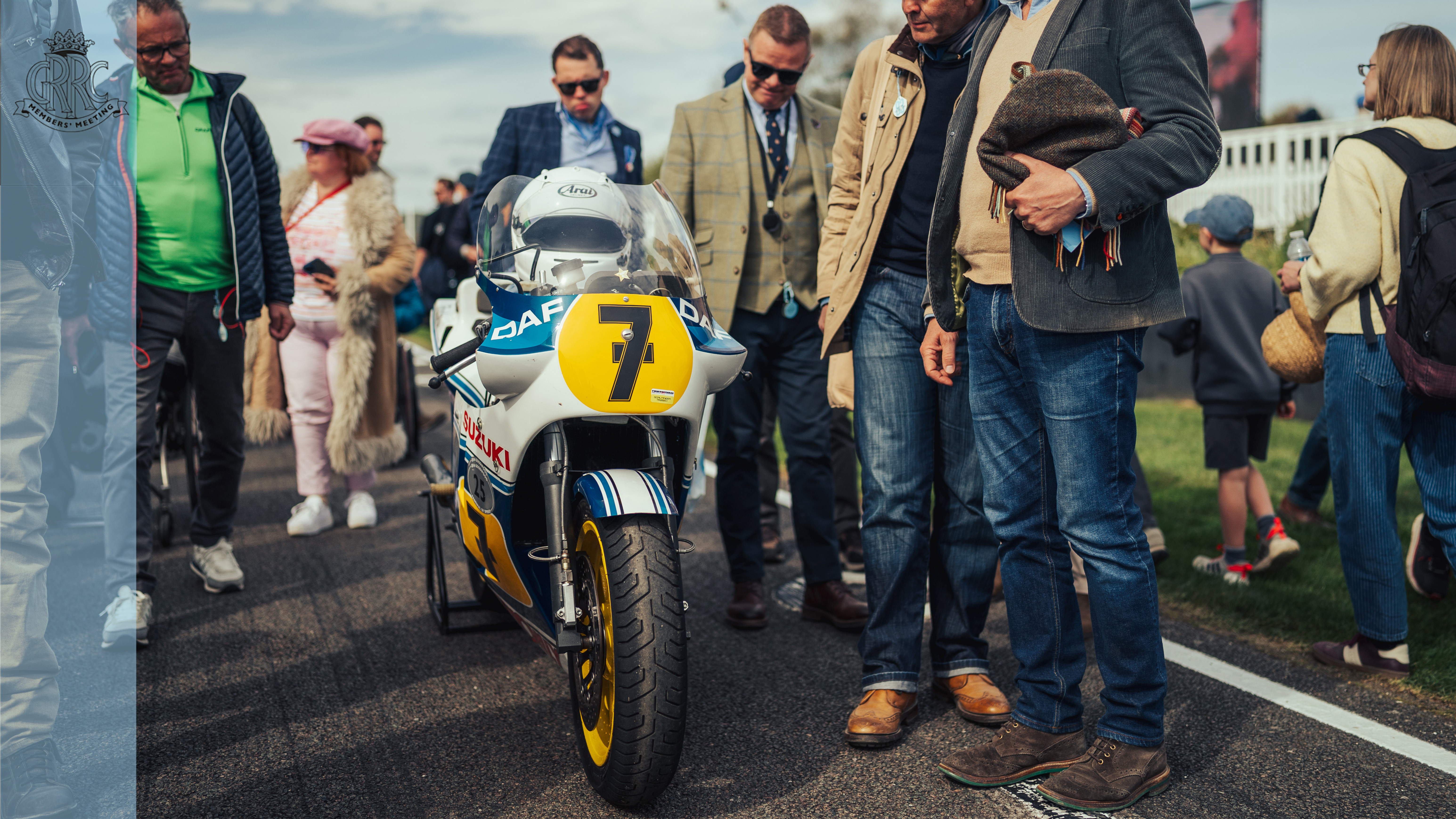 hunt sheene grid walk 83MM MAIN 2.jpg