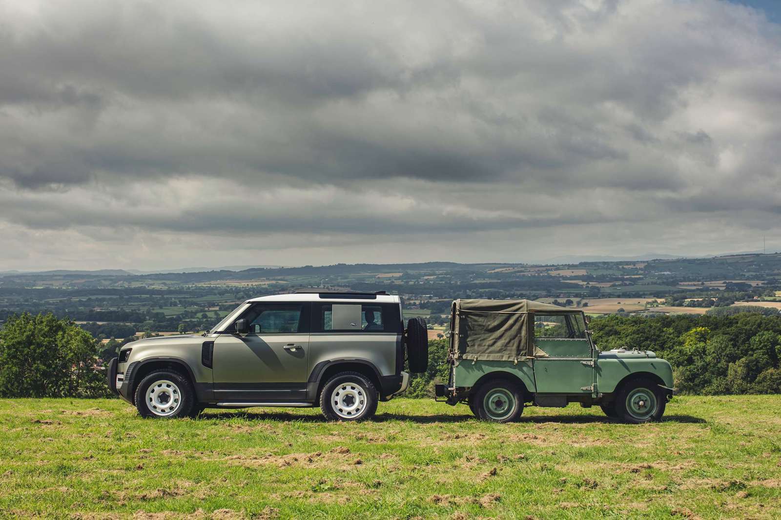 Lijkt op Technologie Lee New Land Rover Defender to make UK debut at the Goodwood Revival