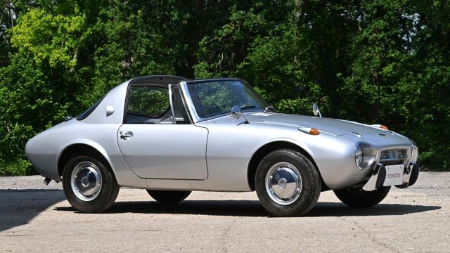 Toyota_Sports_800_front.jpg