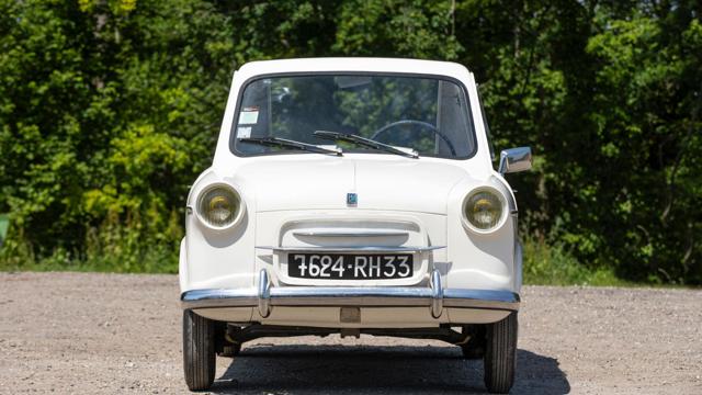 Vespa_400_headon.jpg