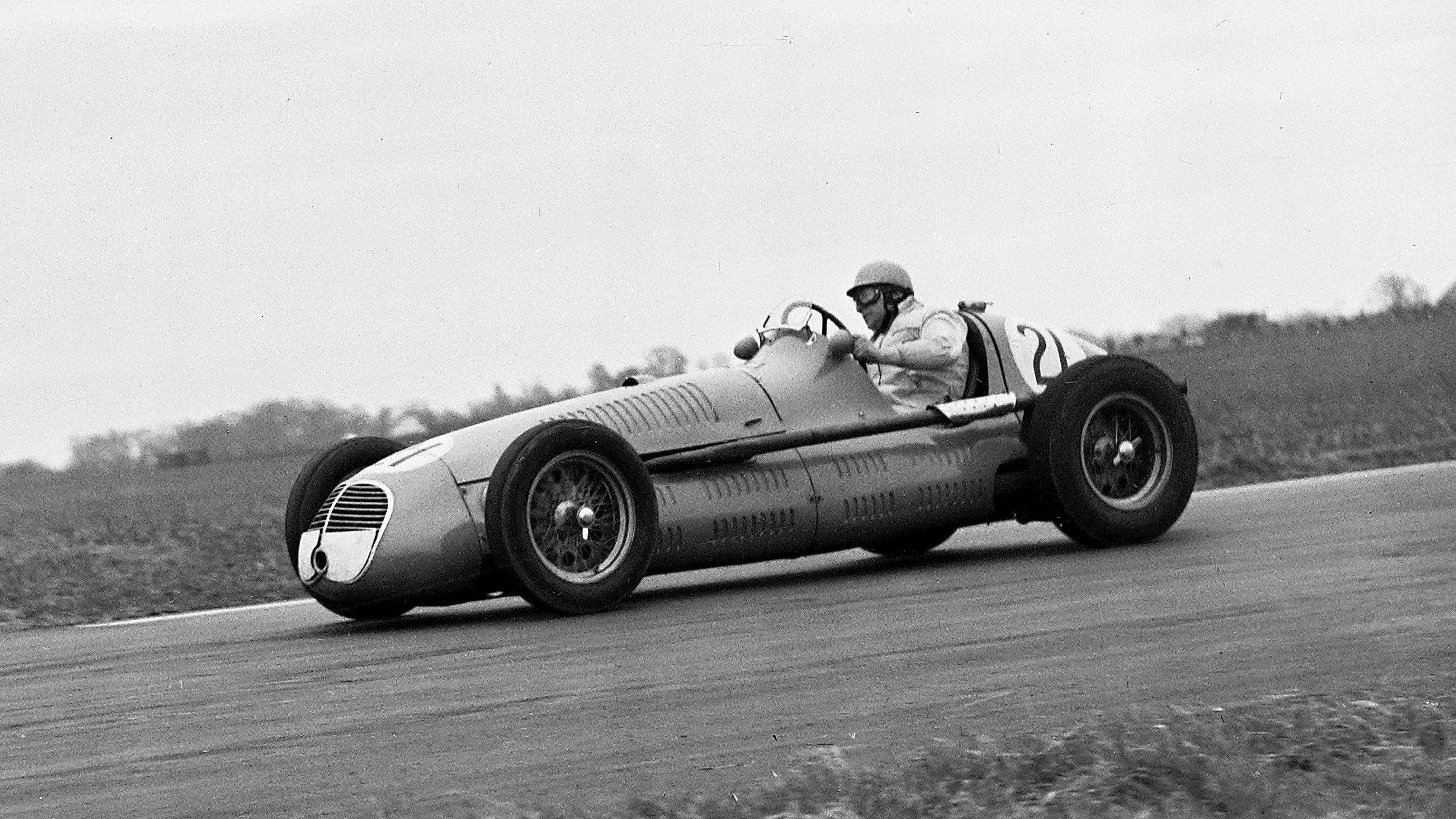 Parnell drives his Maserati 4CLT/48 in the Richmond Trophy, March 1951.