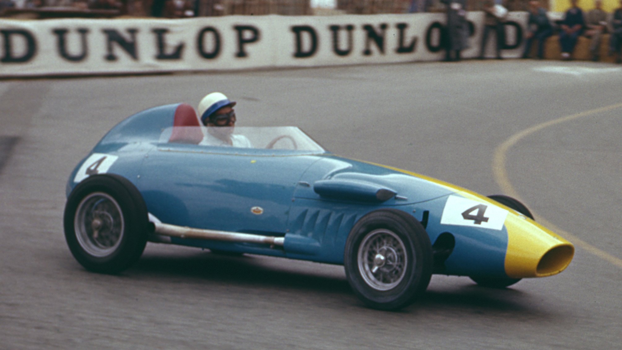 In her final race, the 1959 Monaco Grand Prix, de Filippis raced a Behra-Porsche RSK. 