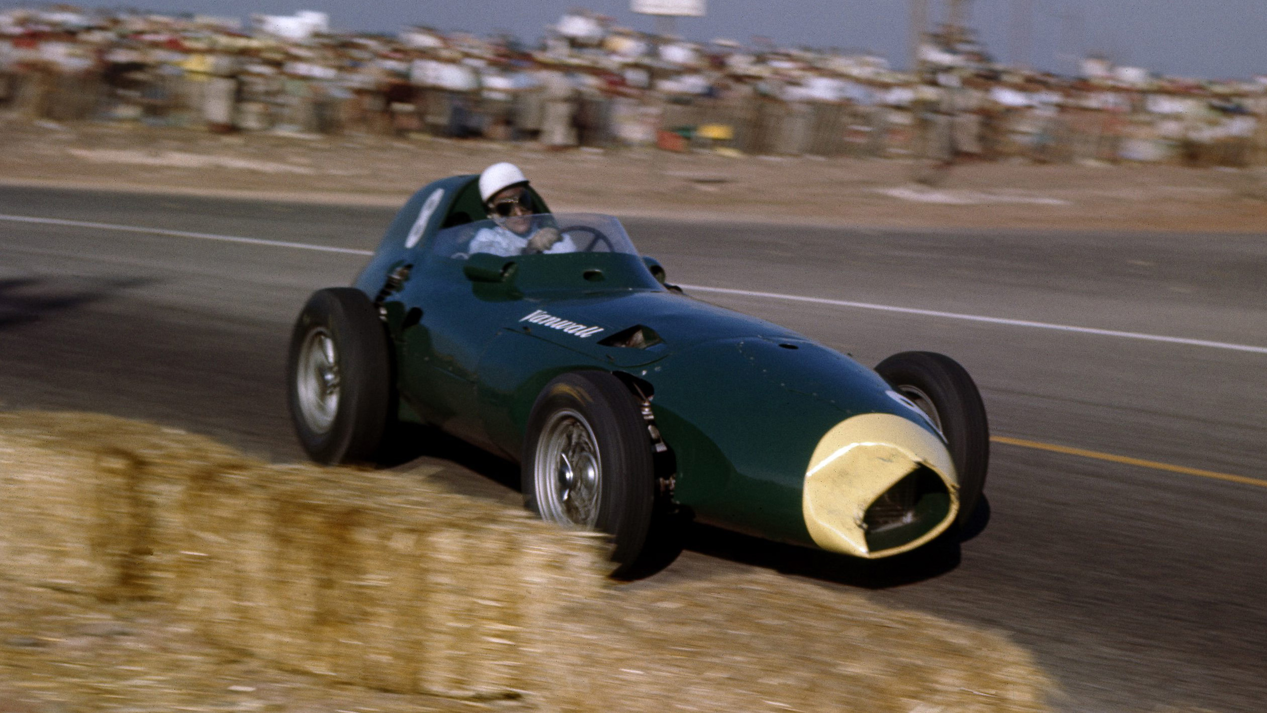 damien drivers constructors split vanwall copy.jpg