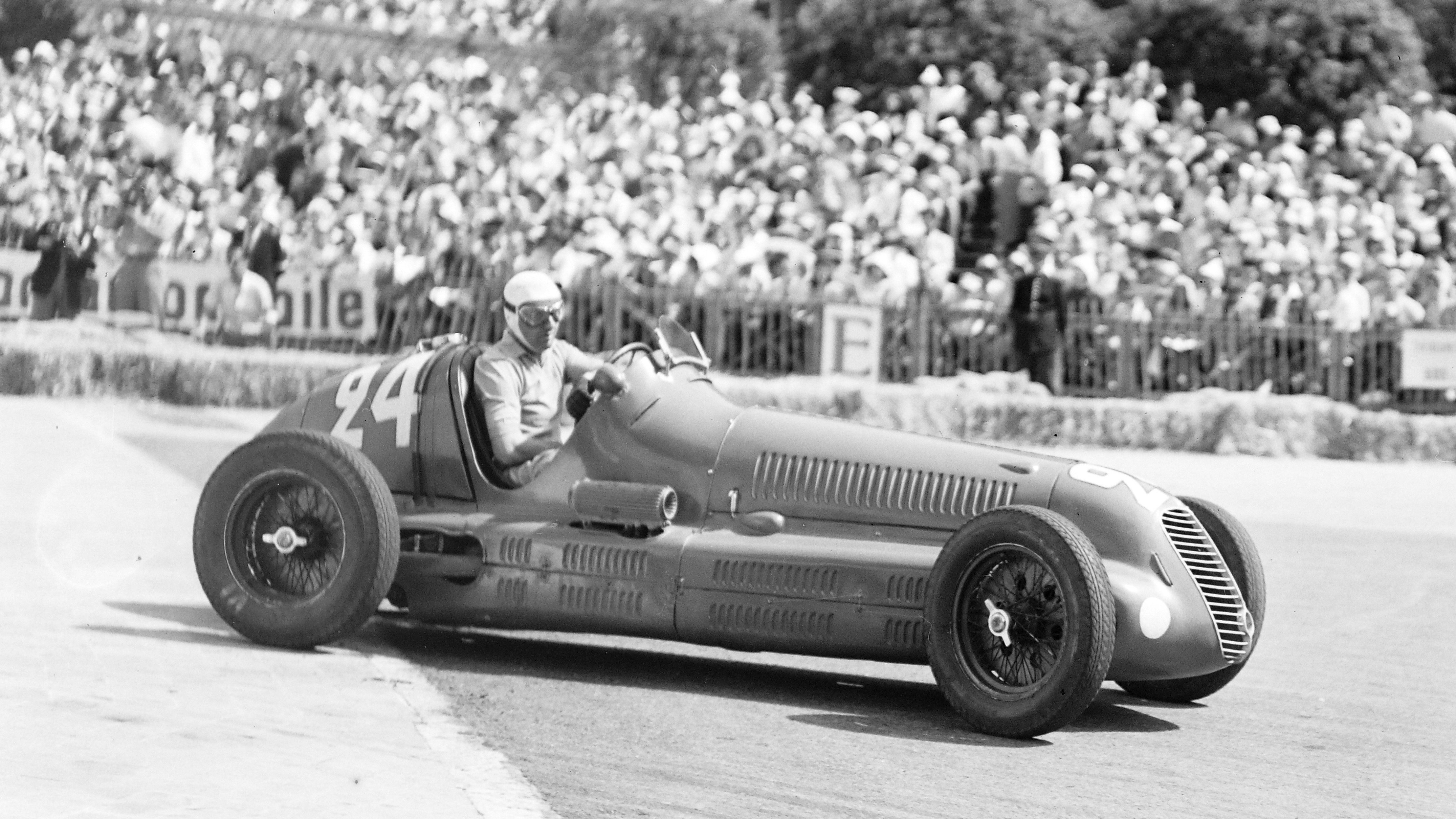 The Maserati 4CLT of Ascari and Villoresi during the 1948 Monaco Grand Prix. The pair finished fifth, while the 4CLT of Giuseppe Farina took the win.
