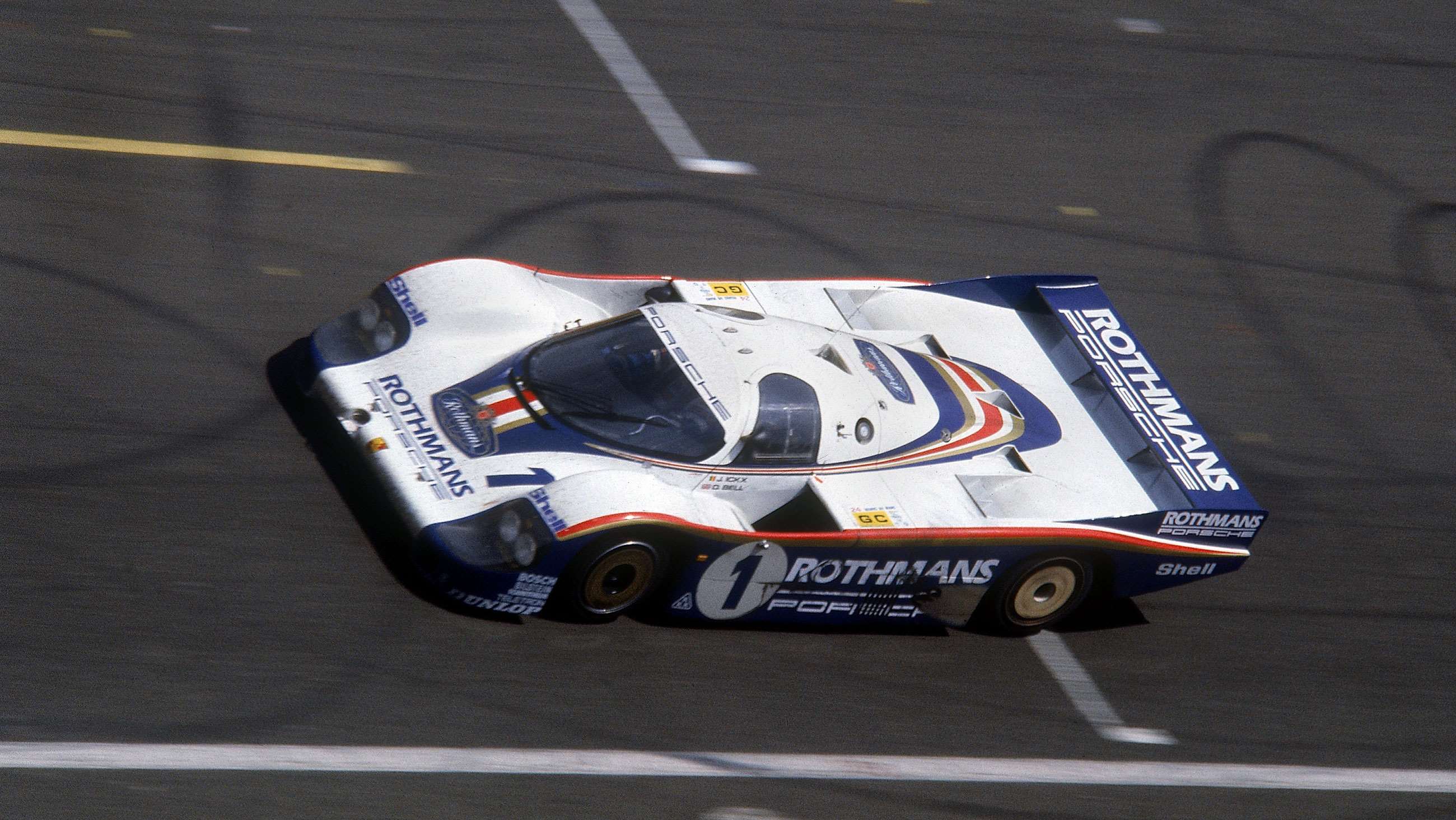 Porsche-Le-Mans-Winners-Le-Mans-1982-Porsche-956-Ickx-Bell-Goodwood-16052021.jpg