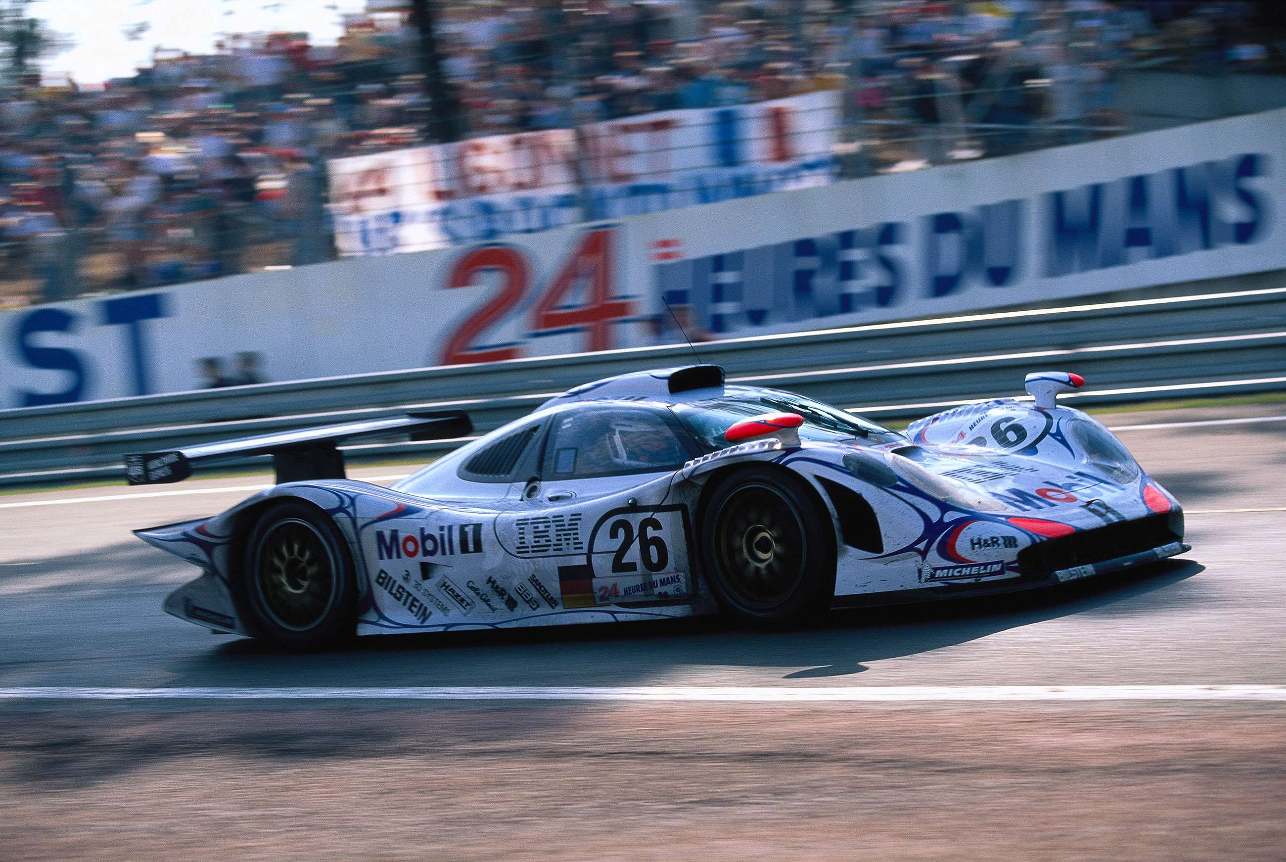 Porsche-Le-Mans-Winners-Le-Mans-1998-Porsche-GT1-98-Aiello-McNish-Ortelli-Rainer-Schlegelmilch-MI-Goodwood-16052021.jpg