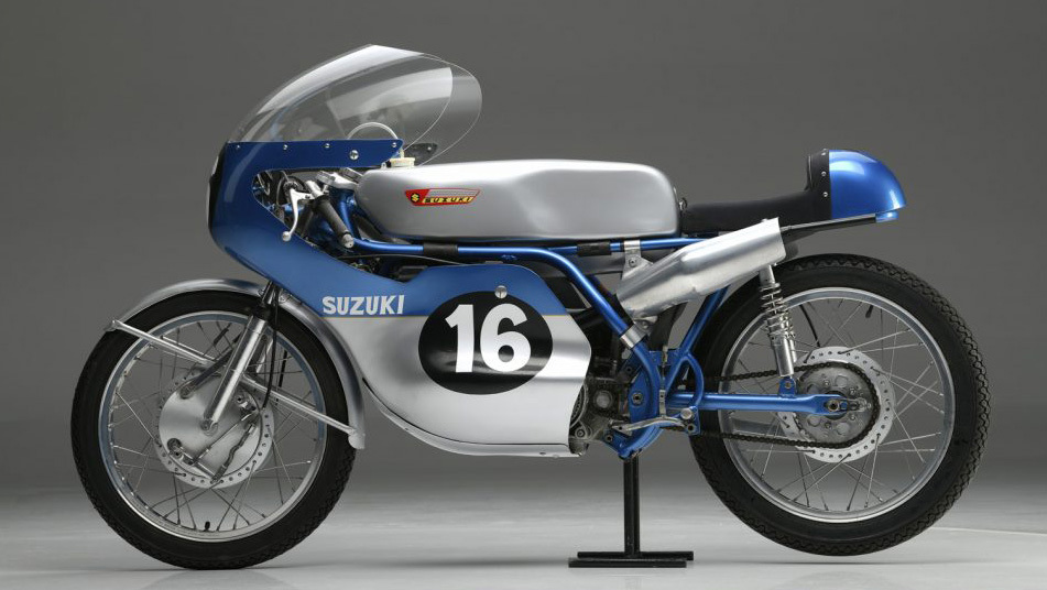 Suzuki RT67 bikereview.com copy.jpg