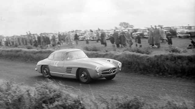 Henri de Barry races the Mercedes-Benz 300 SL during the RAC Tourist Trophy at Dundrod Circuit on 18th September 1955.