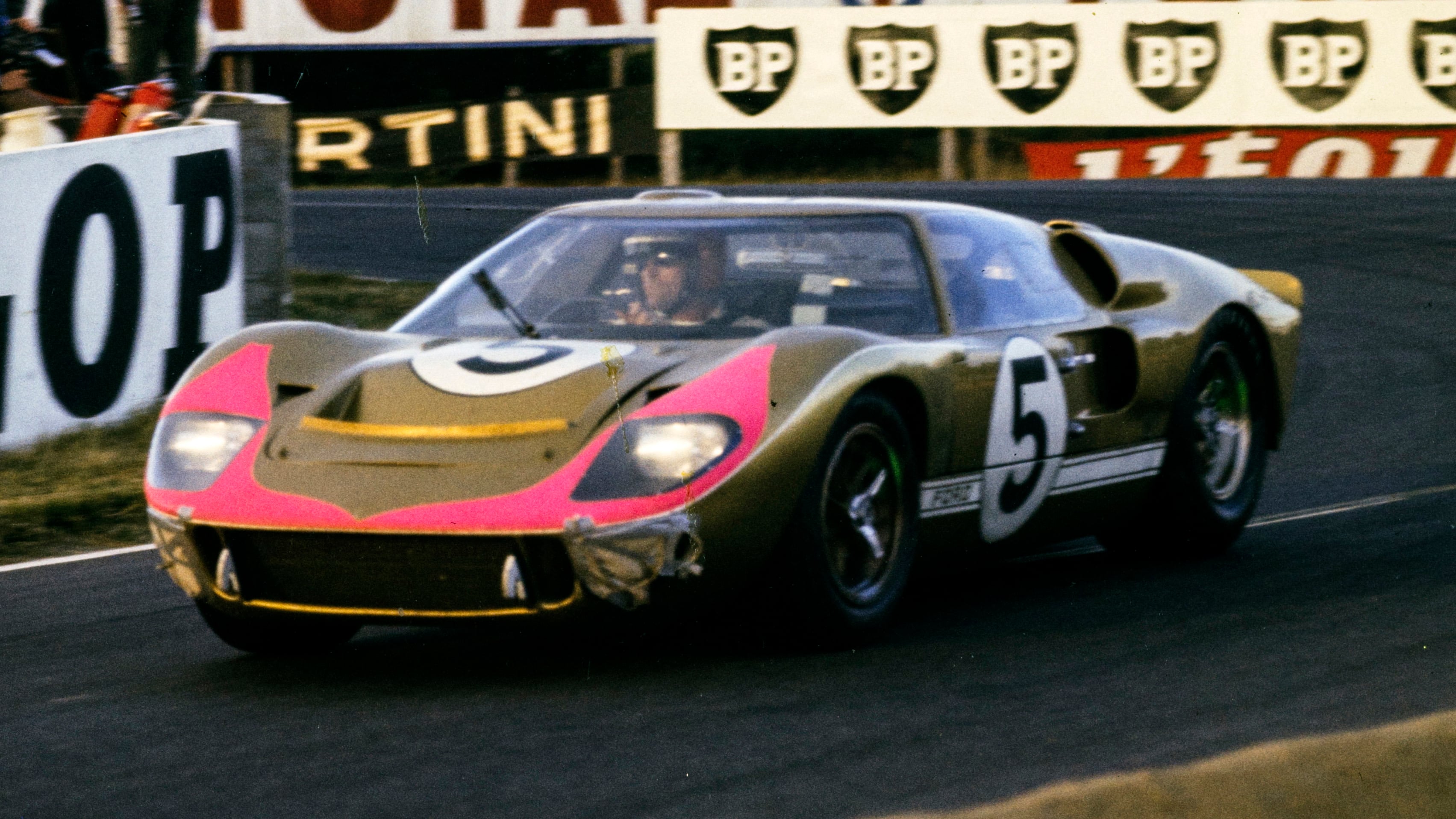 Ronnie Bucknum and Dick Hutcherson third-place finish made it a clean sweep for Ford.