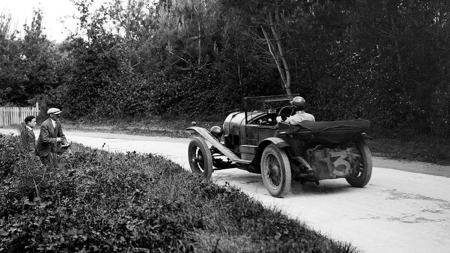 The Bentley 3-Litre of Davis and Benjafield at the 1927 Le Mans 24 Hours.