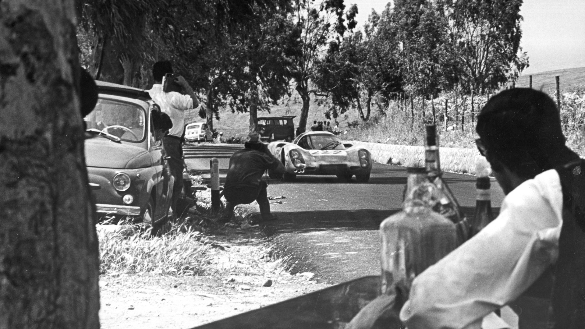 Herrmann/Jochen Neerpasch Porsche 907 at the 1968 Targa Florio.