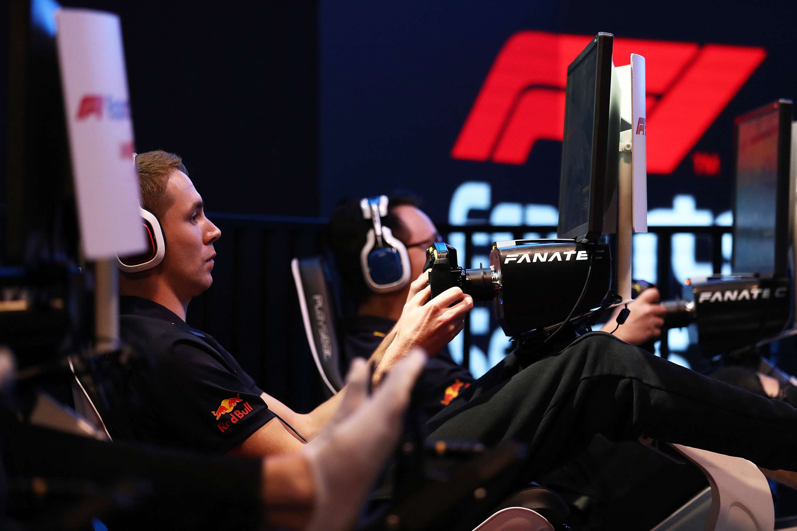 A Goodwood Guide To Esports F1 Indycar Veloce And More Grr
