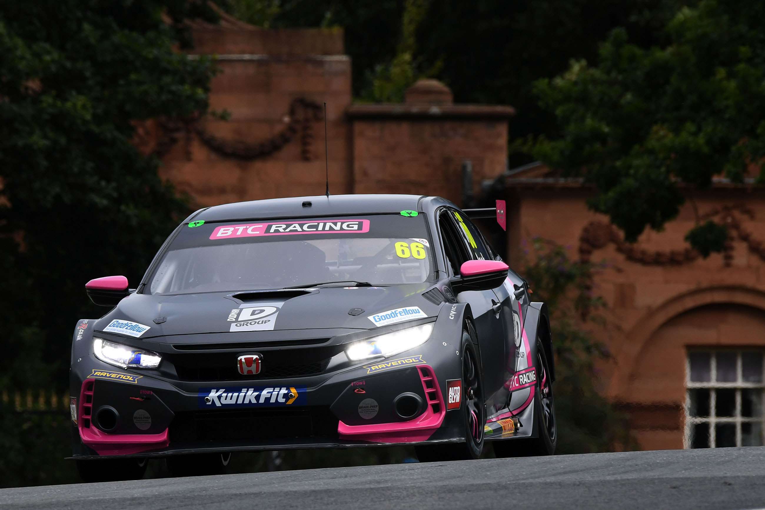 Five things we learned from the BTCC at Oulton Park | GRR