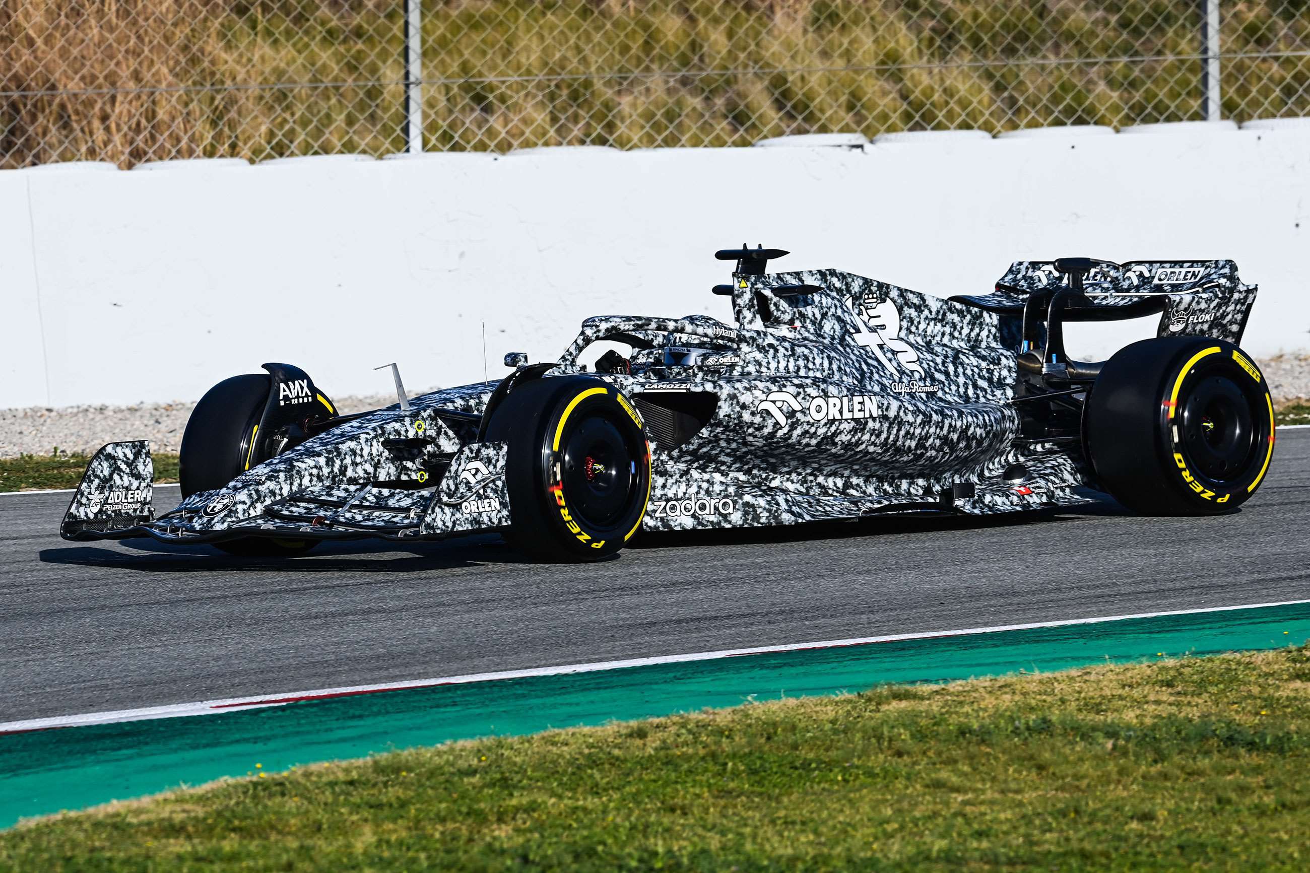 [Gallery] The new Alfa Romeo C42 2022 F1 car | GRR