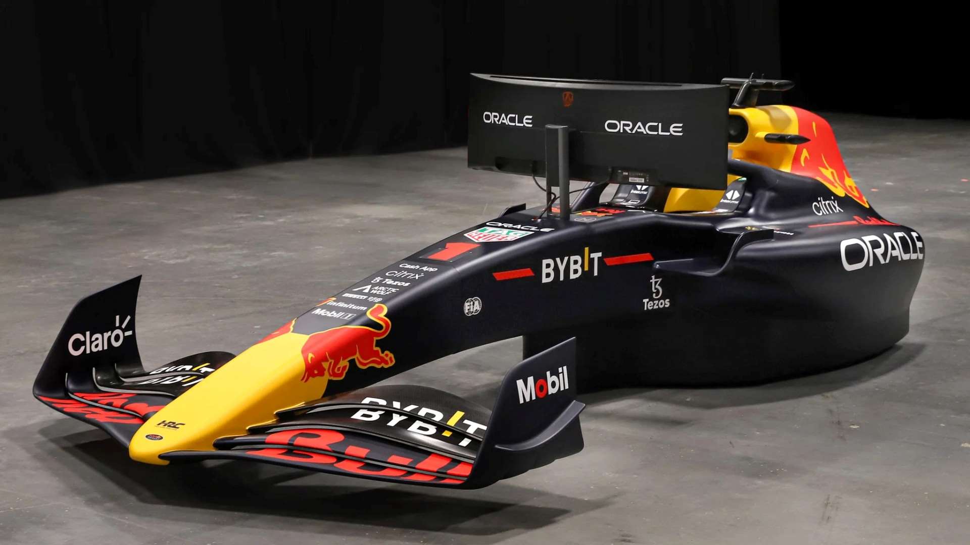 Red Bull F1 sim rig is a £100k toy | FOS Future Lab | GRR