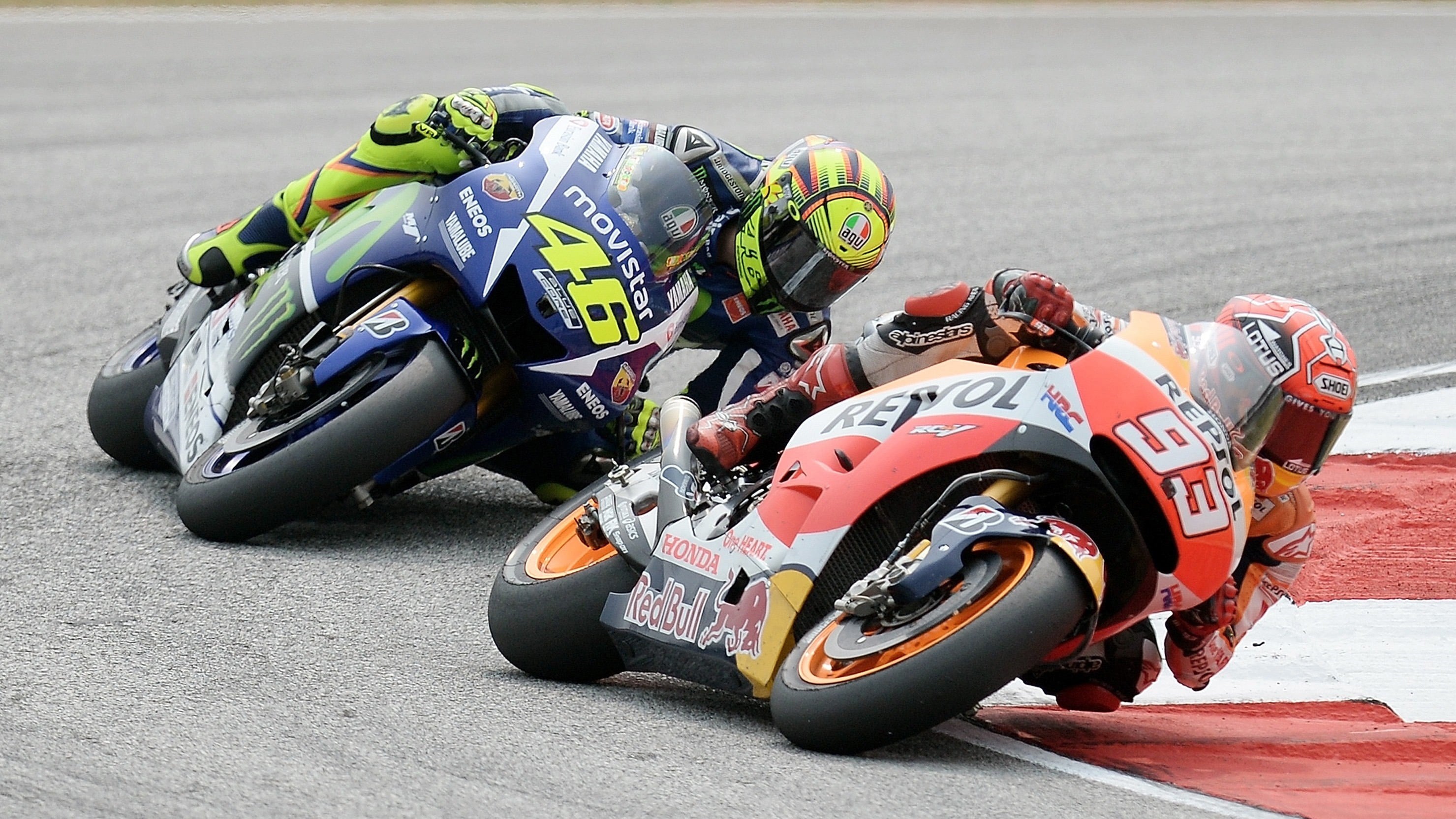 Rossi and Márquez battle it out at the 2015 Malaysian Grand Prix.