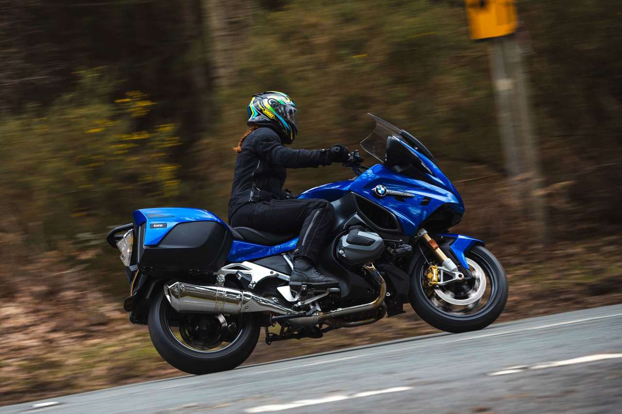 First Ride: 2021 BMW R1250RT Review | GRR