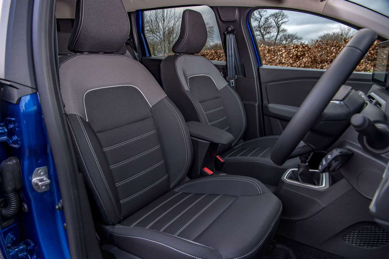New DACIA JOGGER 2022 - FULL REVIEW (exterior, interior & trunk space) 