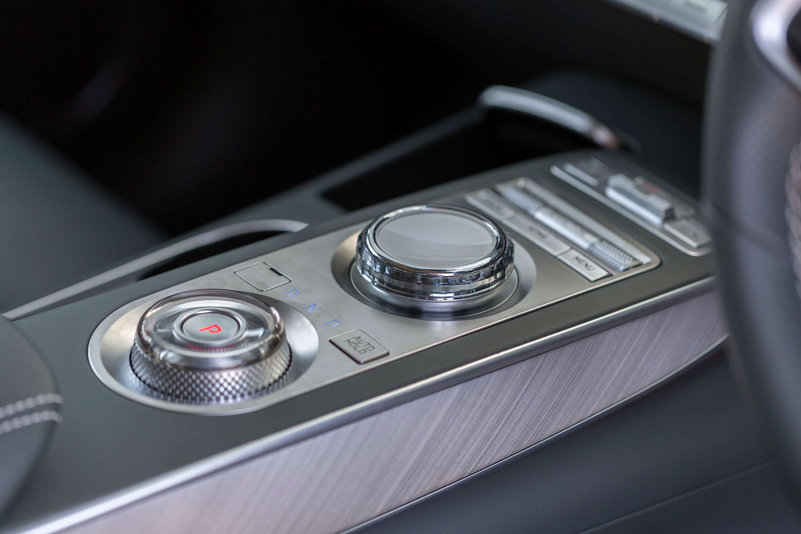 First Drive: Genesis Electrified GV70 2022 Review | GRR