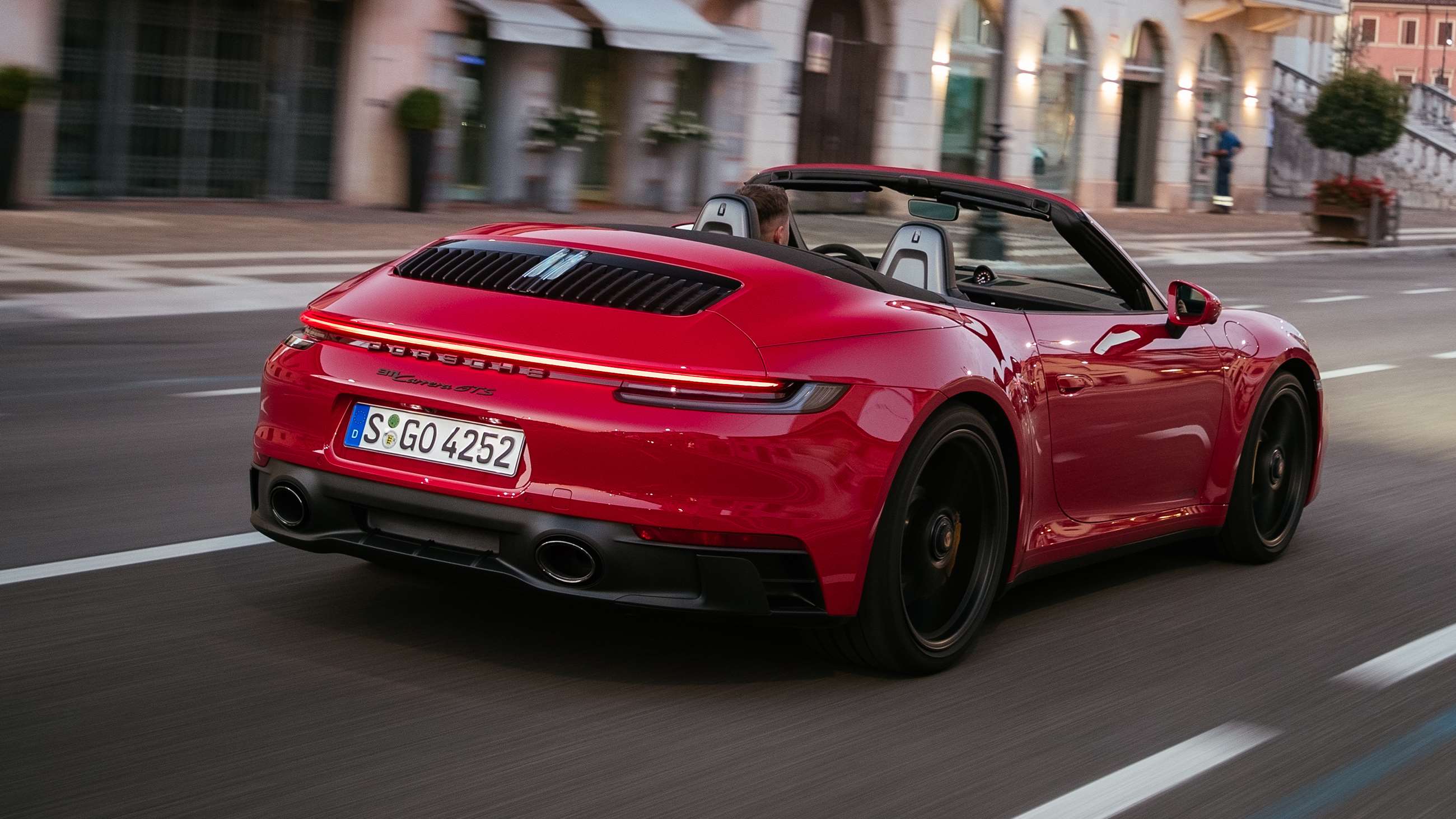 Goodwood Test: Porsche 911 GTS Cabriolet 2022 Review | GRR