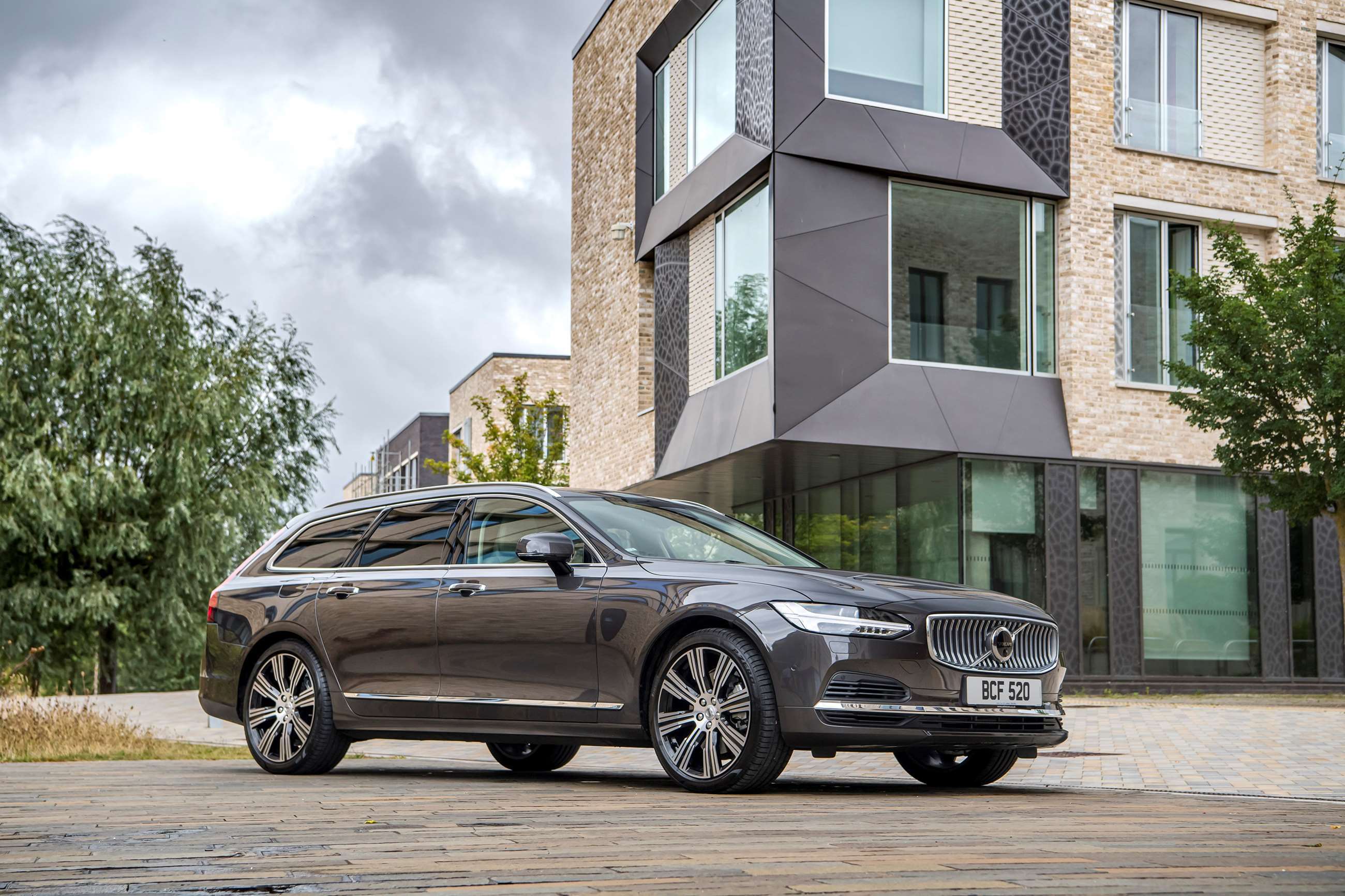 V90 T6 Rd Volvo V90 T6 Recharge 2023 Review | Goodwood Test | GRR
