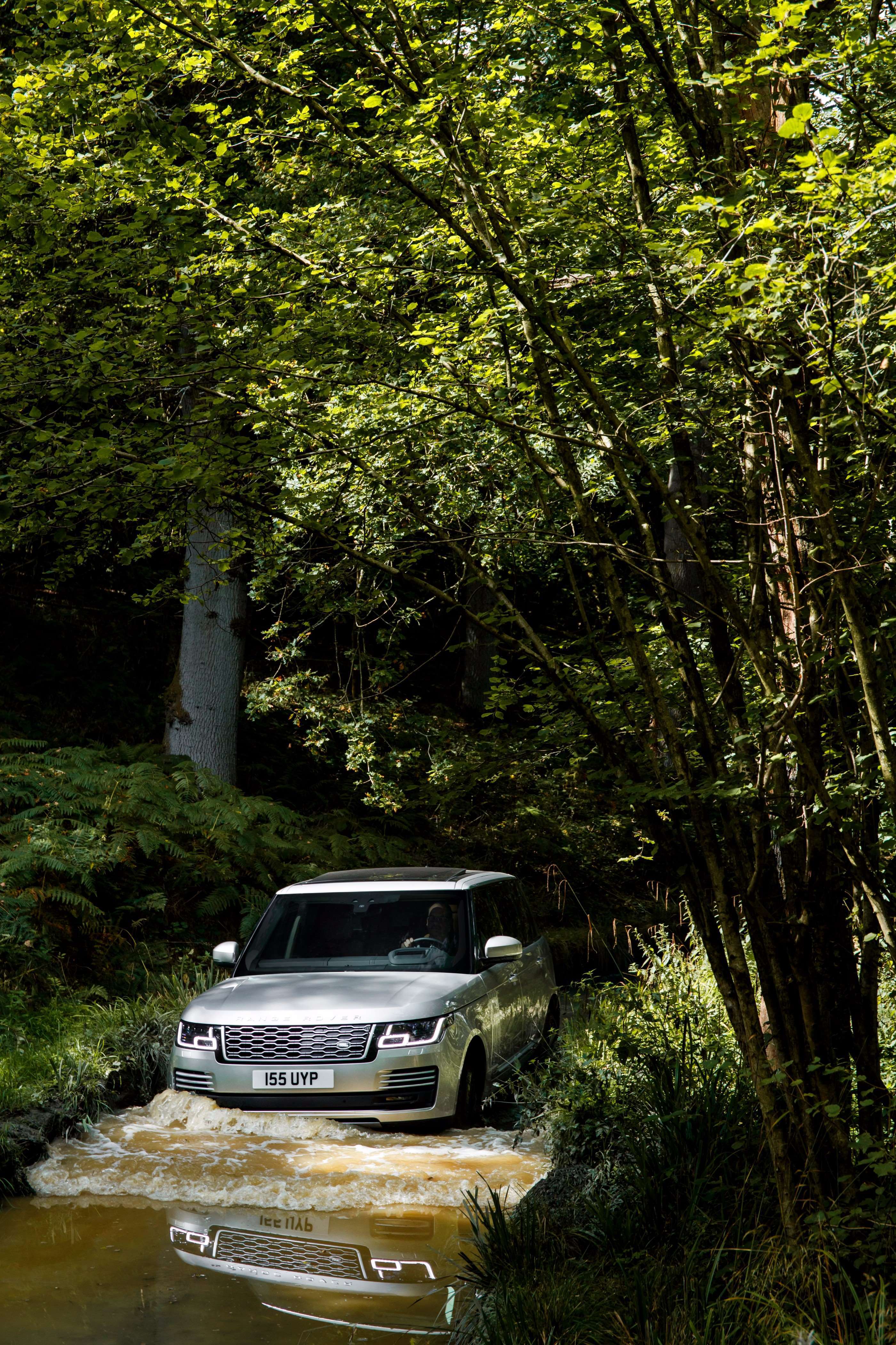 This is the new Range Rover – complete with plug-in power