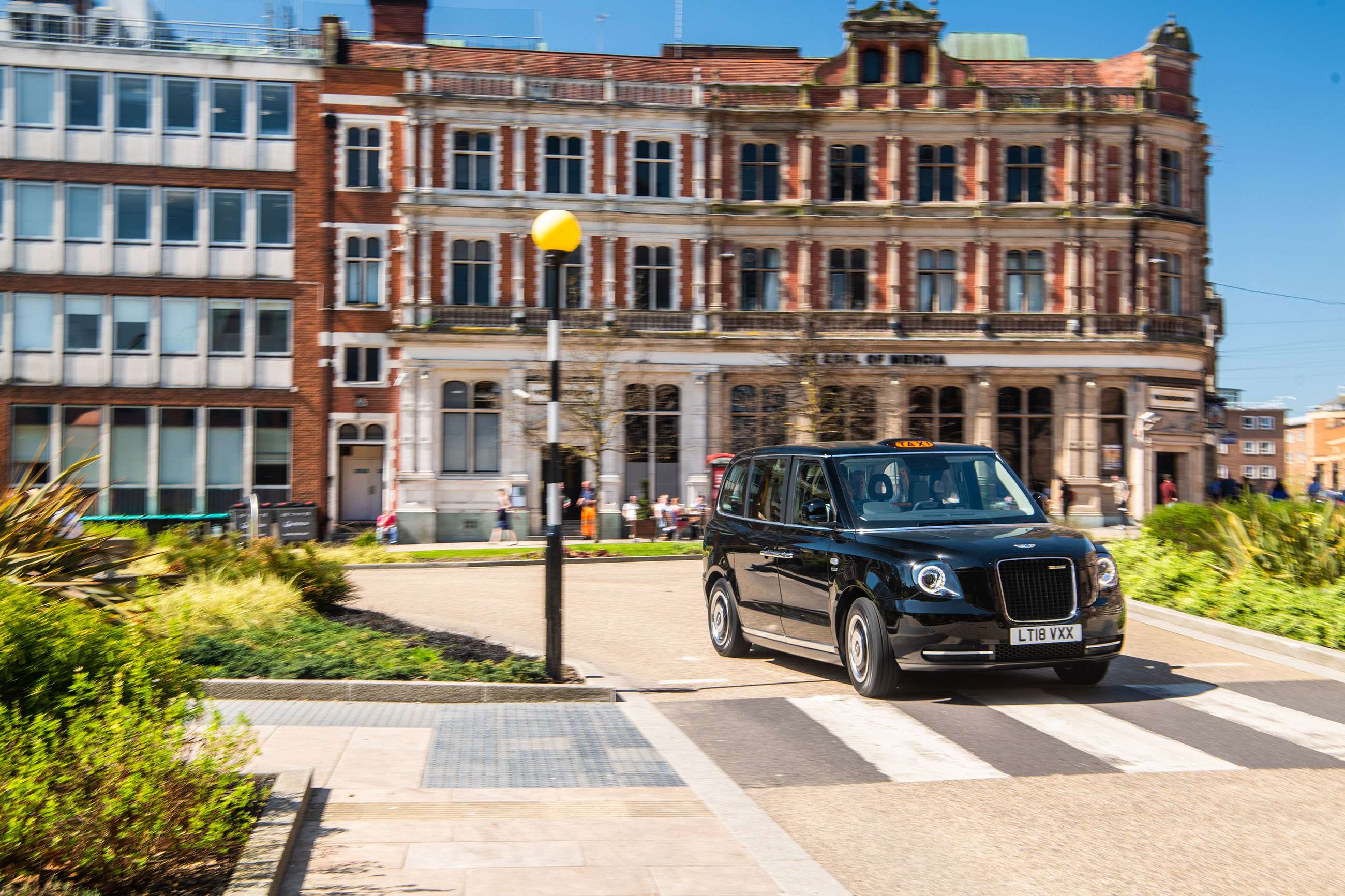 Celebrating the new Black Cab | Axon's Automotive Anorak | GRR