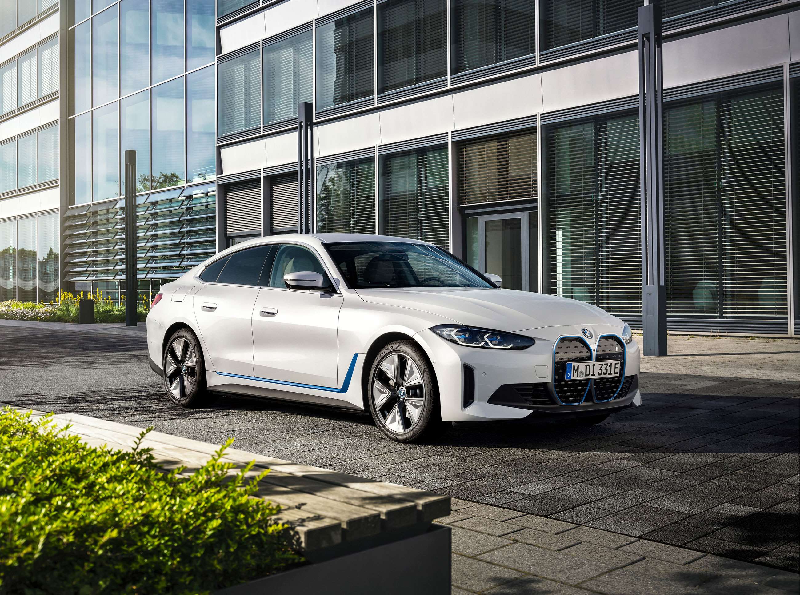 The BMW i4 M50 is the first EV supersaloon GRR