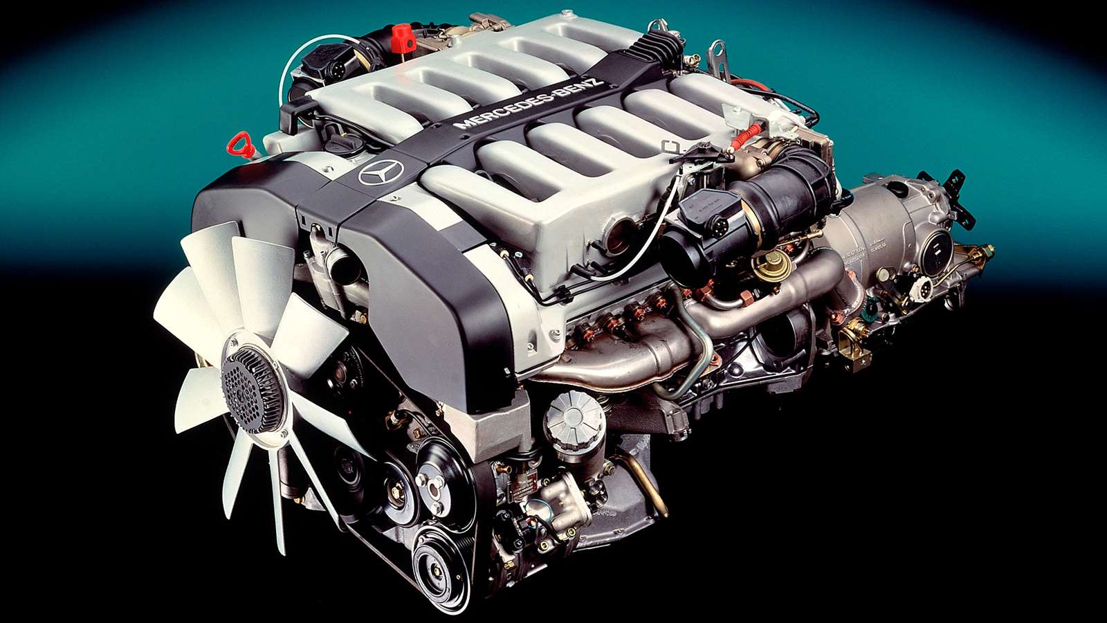 В цехе 6 моторов для каждого мотора. Mercedes-Benz m120. М120 двигатель Мерседес. Mercedes Benz v12. Мотор v12 Мерседес.