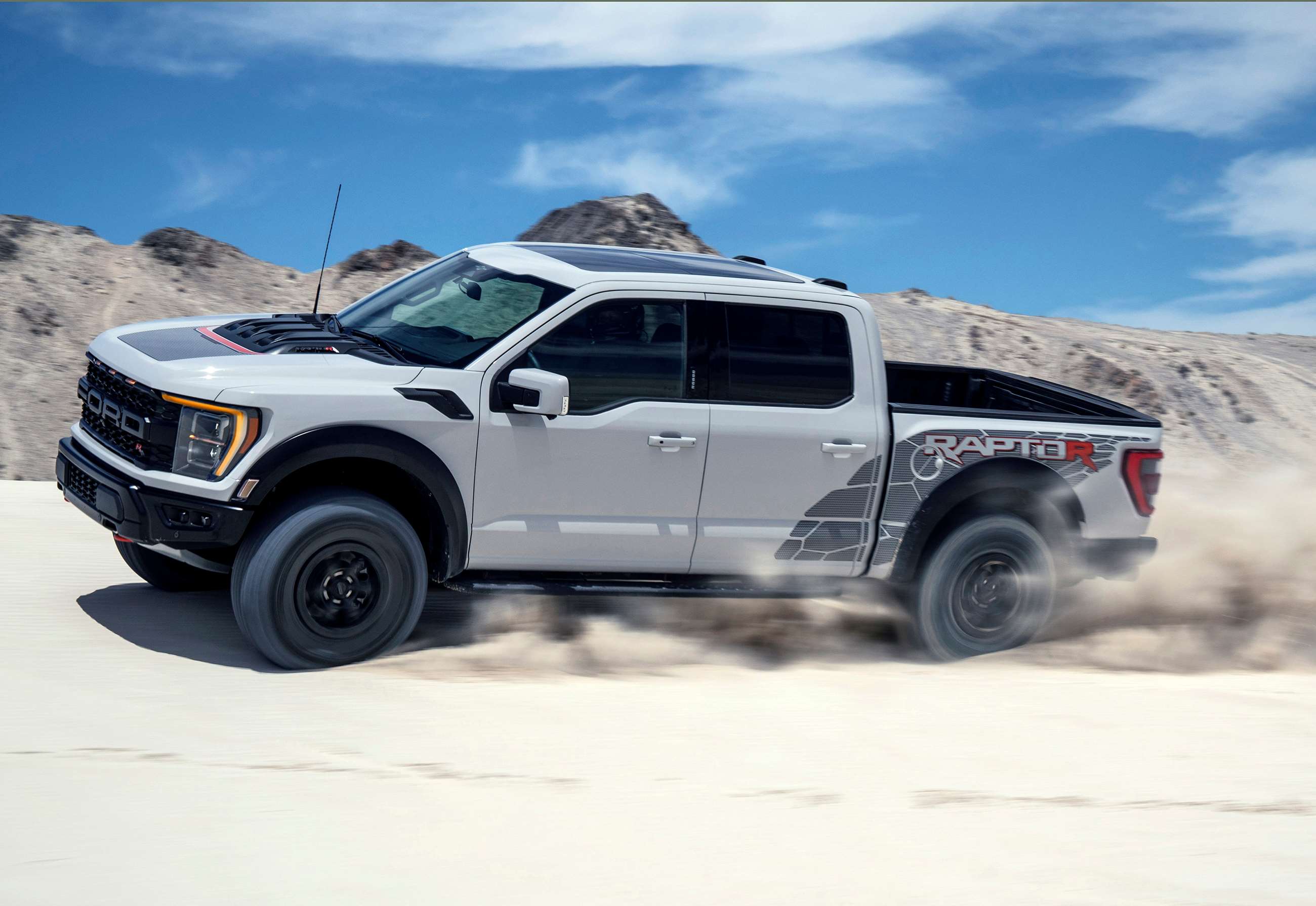 Ford F-150 Raptor R is a 700PS monster | GRR
