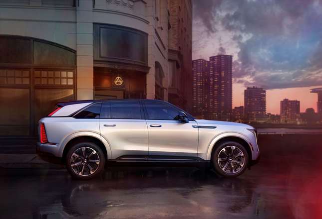 Cadillac Escalade IQ is a monster 760PS EV SUV | GRR
