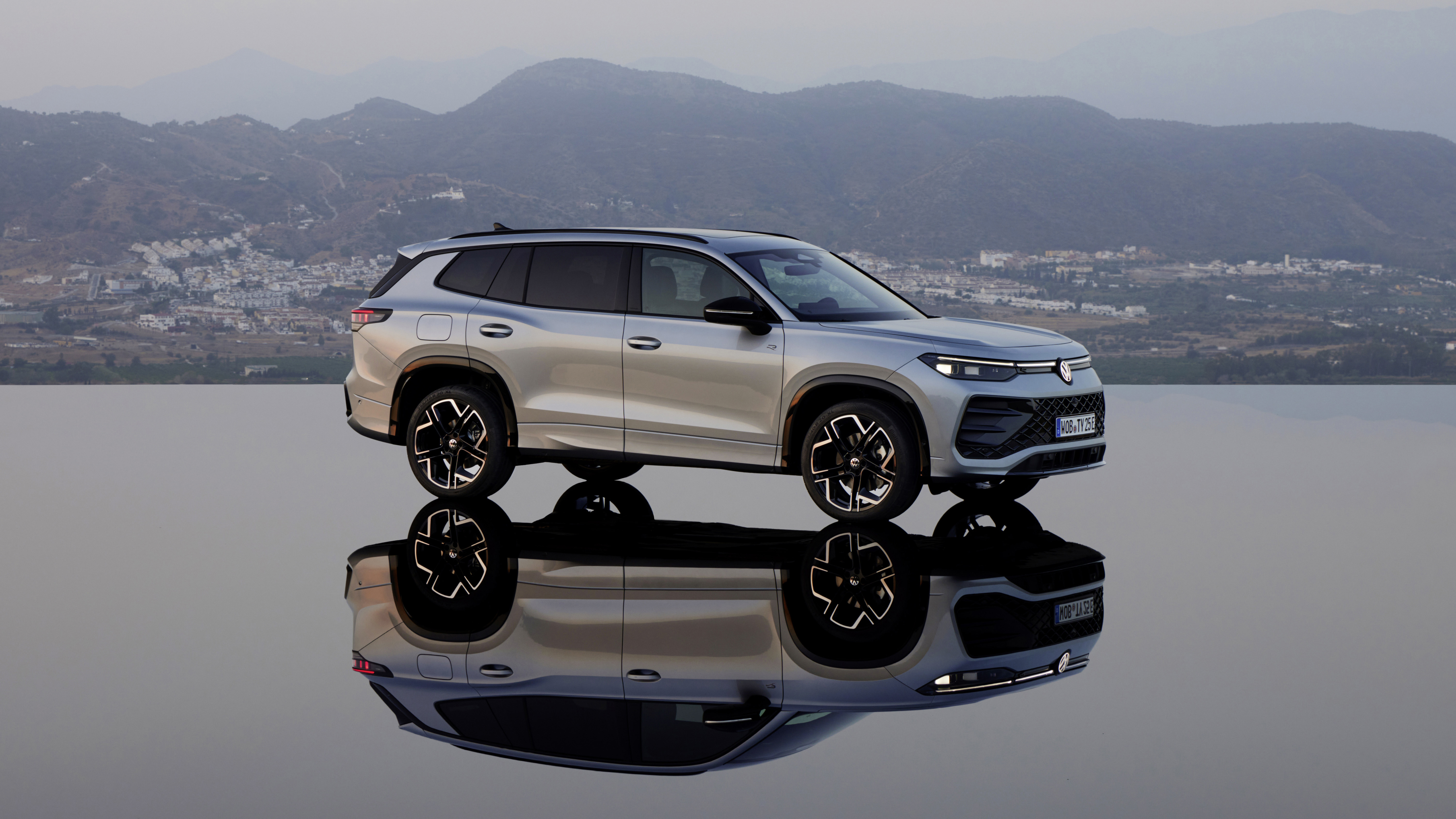Tayron New seven-seater Volkswagen Tayron SUV slots between the Tiguan and ...