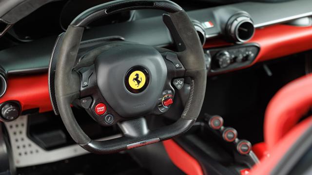 LaFerrari_interior.jpg